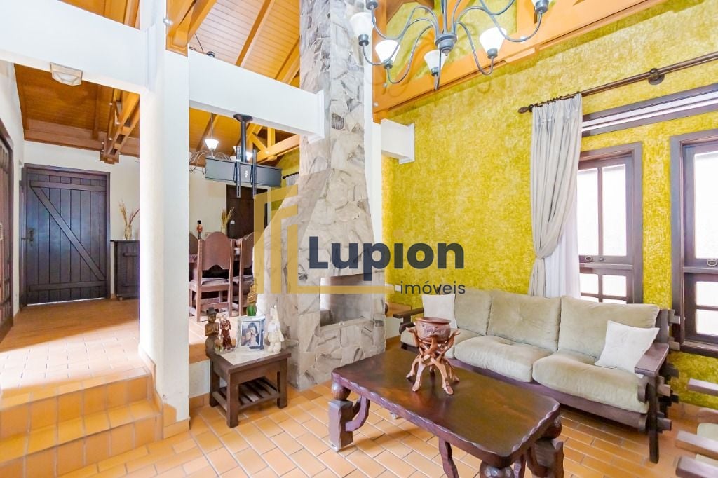Casa com 5 quartos à venda, 311 m  - Boa Vista - Curitiba PR