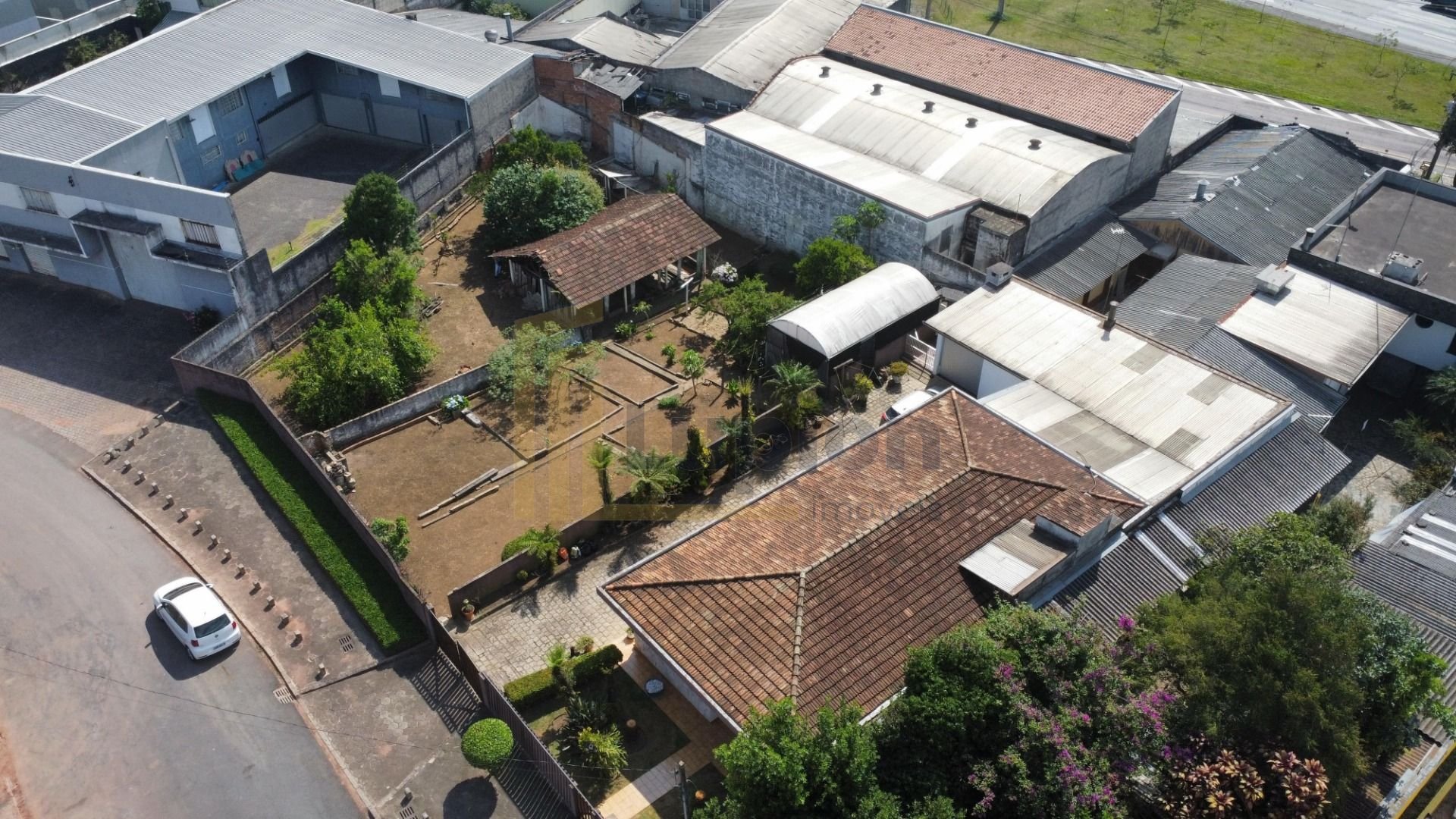 Terreno à venda,1349.00 m , pinheirinho, CURITIBA - PR        ...