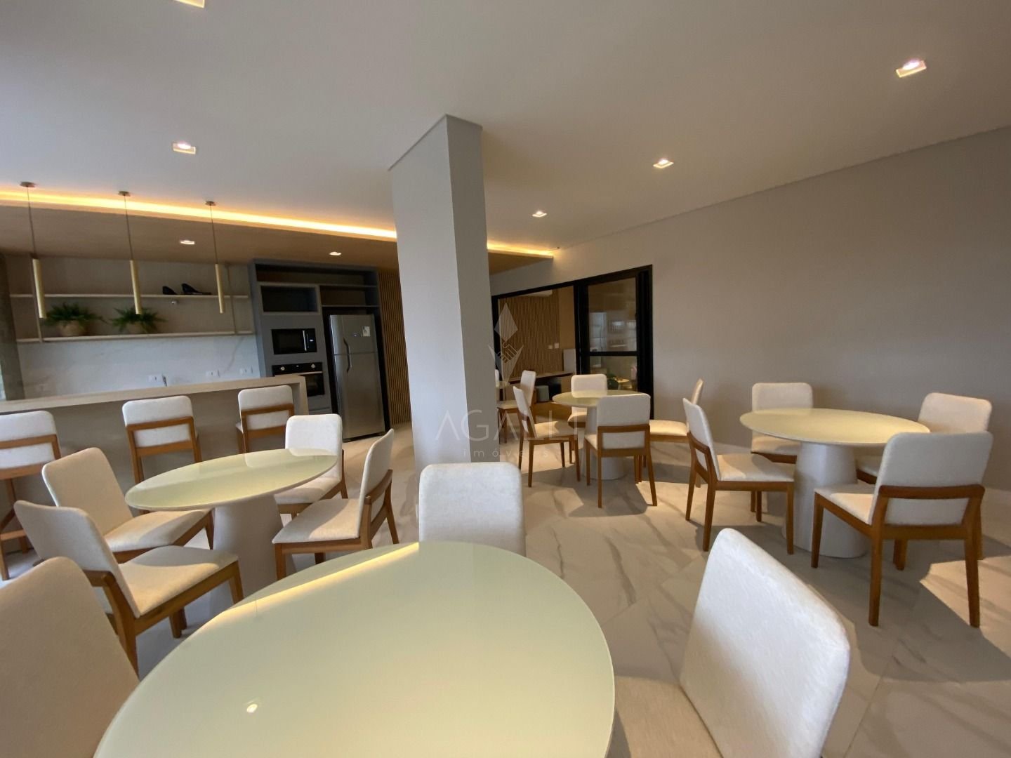 Apartamento com 2 dormitórios à venda,60.00 m , capão raso, CU...