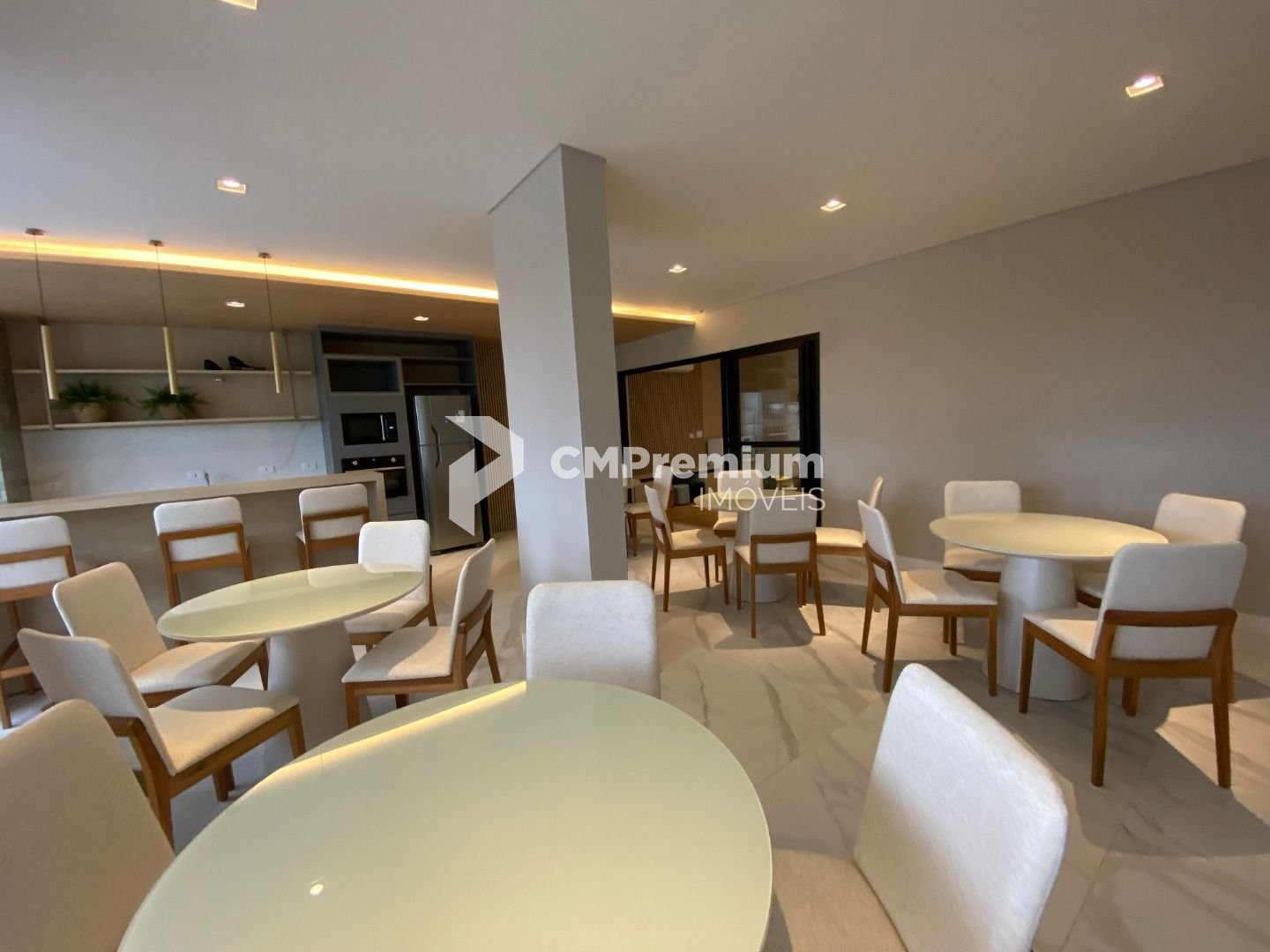 Apartamento com 2 dormitórios à venda,60.00 m , capão raso, CU...