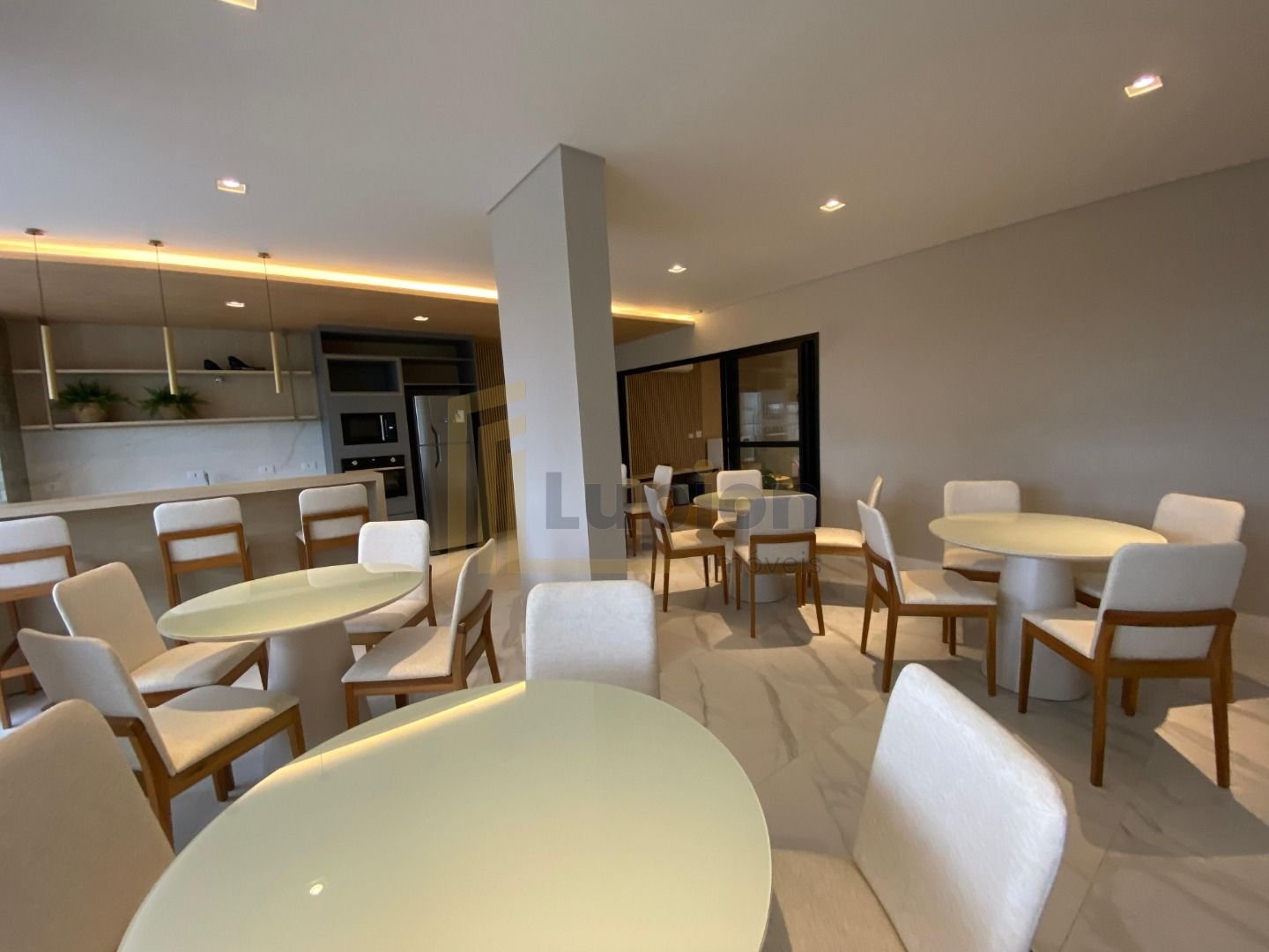 Apartamento com 2 dormitórios à venda,60.00 m , capão raso, CU...