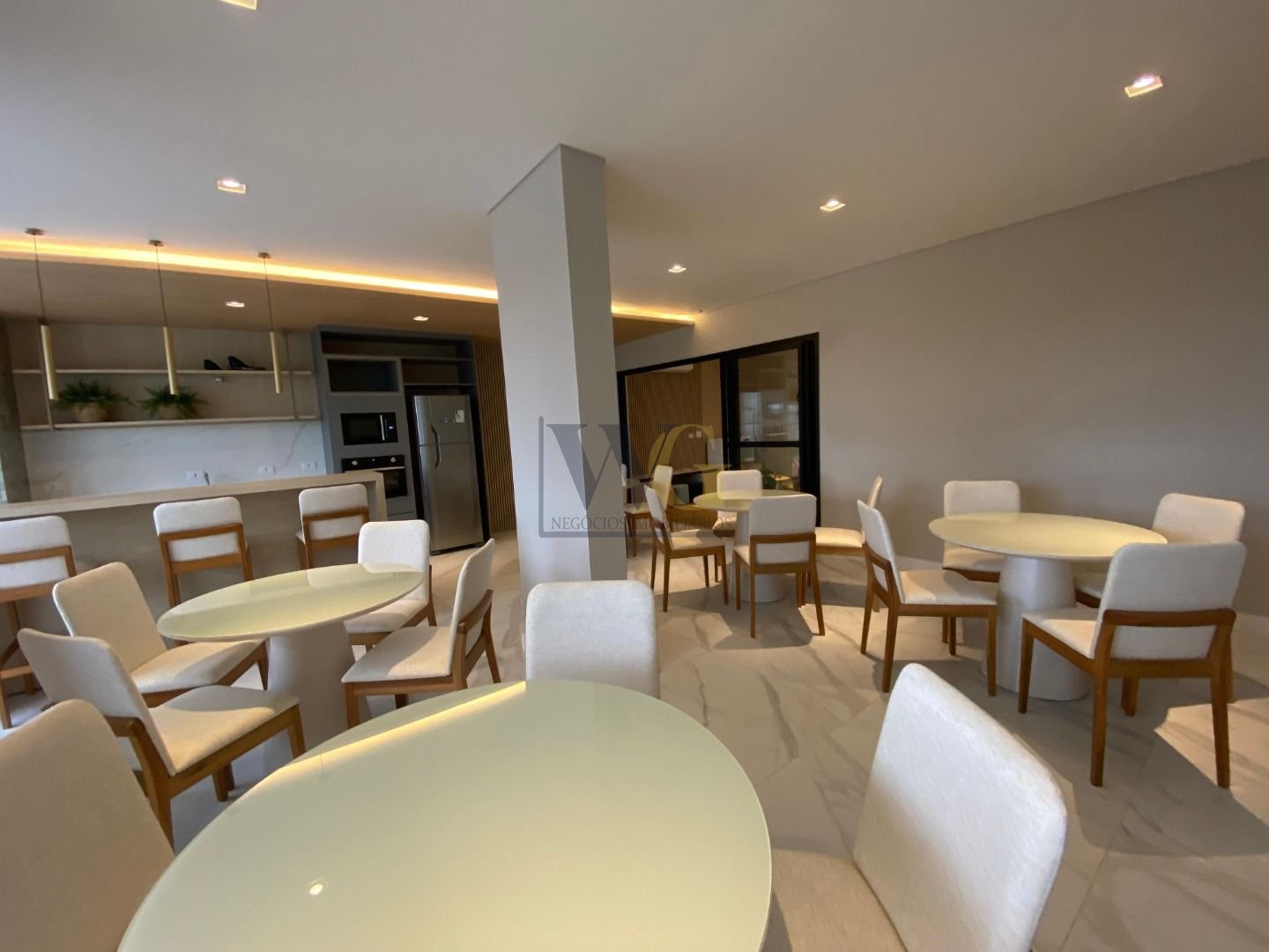 Apartamento com 2 dormitórios à venda,60.00 m , capão raso, CU...