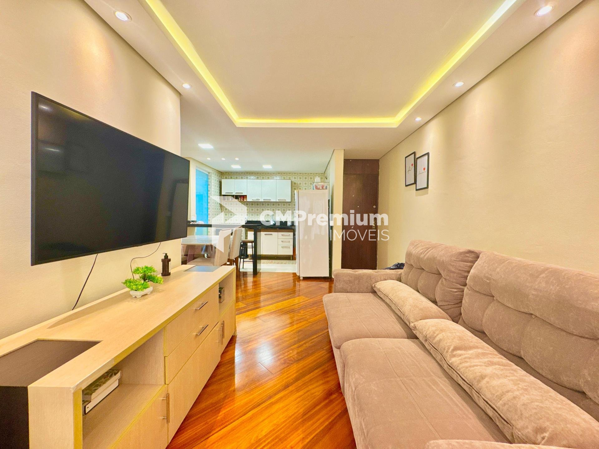 Apartamento à venda, novo mundo, possui 1 suíte, face Norte CU...