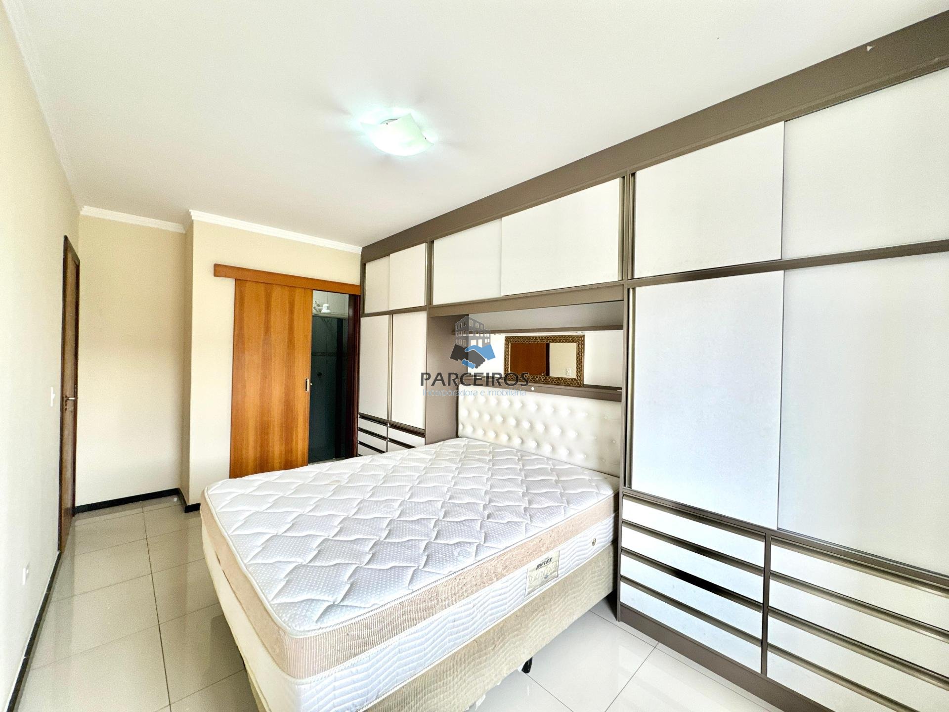 Sobrado com 3 dormitórios à venda, pinheirinho, CURITIBA - PR