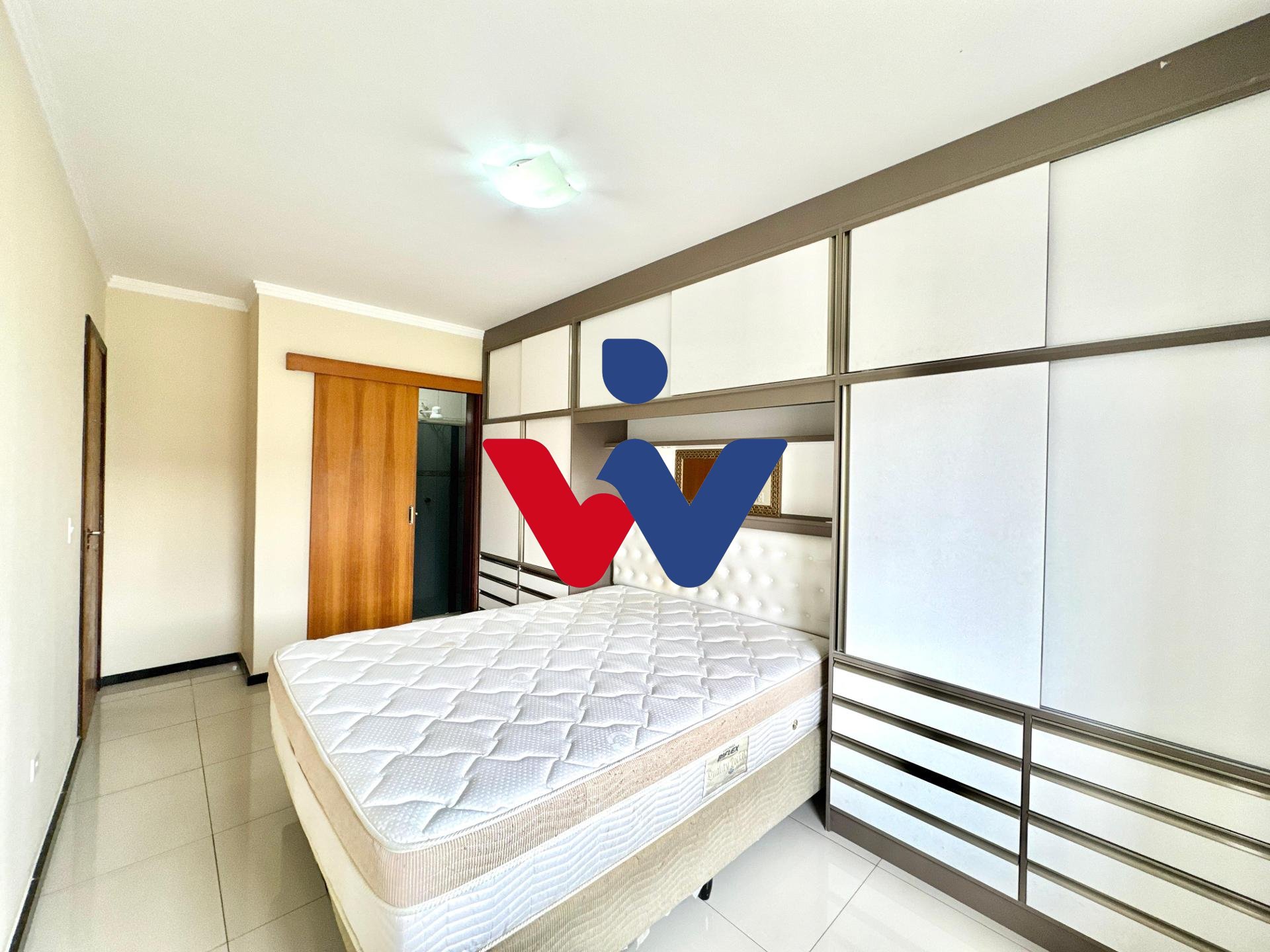 Sobrado com 3 dormitórios à venda, pinheirinho, CURITIBA - PR