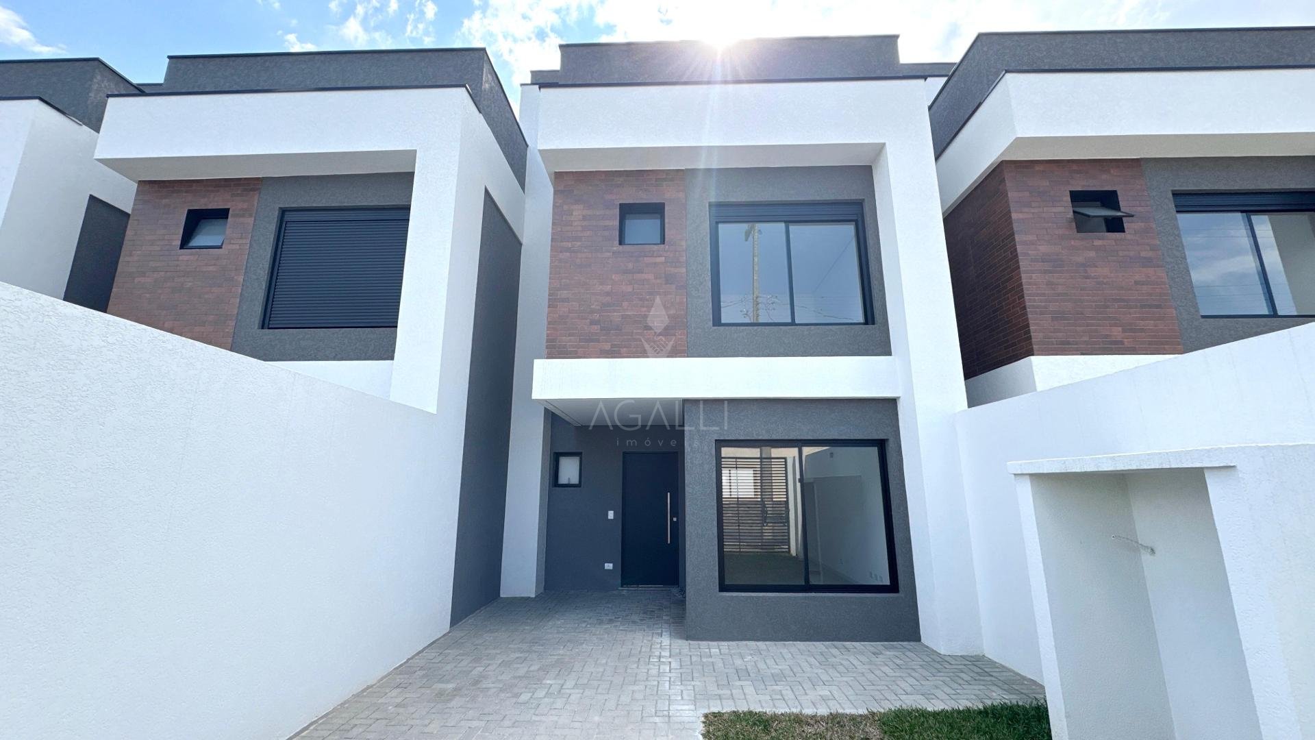 Sobrado com 3 dormitórios à venda, pinheirinho, CURITIBA - PR