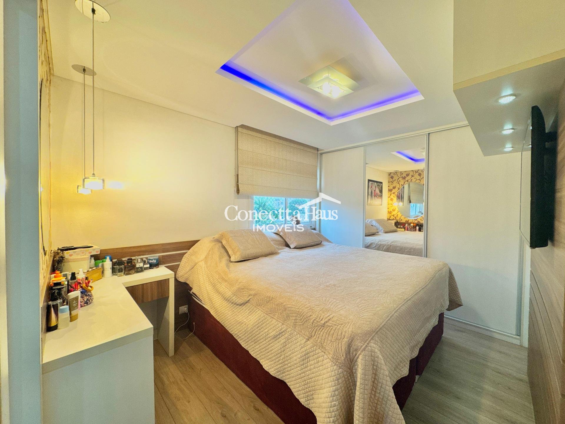 Apartamennto a venda PINHEIRINHO, porteira fechada 