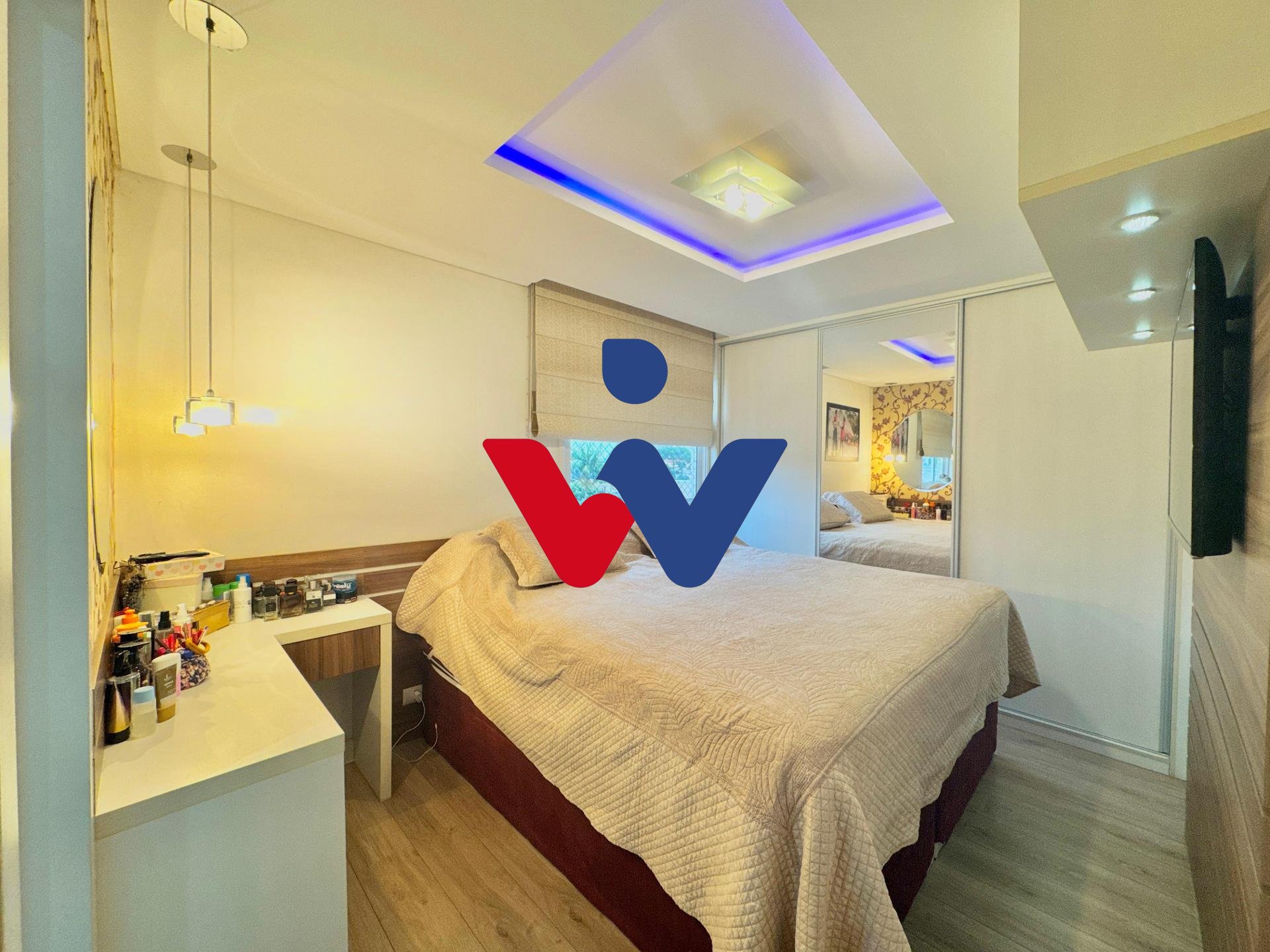 Apartamennto a venda PINHEIRINHO, porteira fechada 