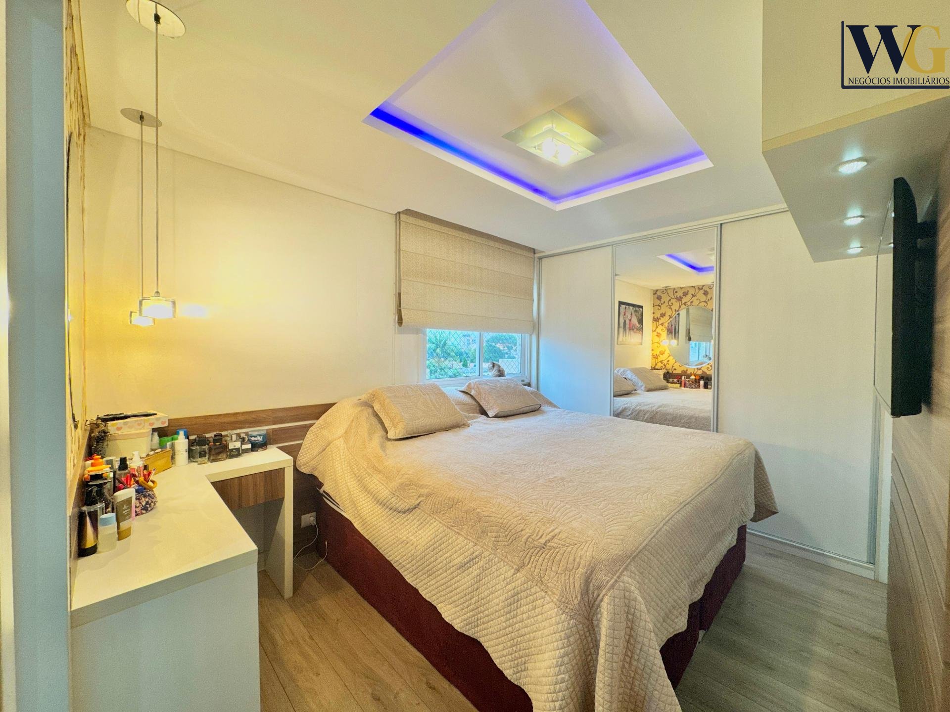 Apartamennto a venda PINHEIRINHO, porteira fechada 
