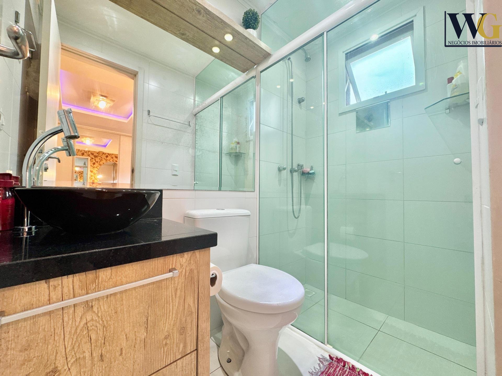 Apartamennto a venda PINHEIRINHO, porteira fechada 