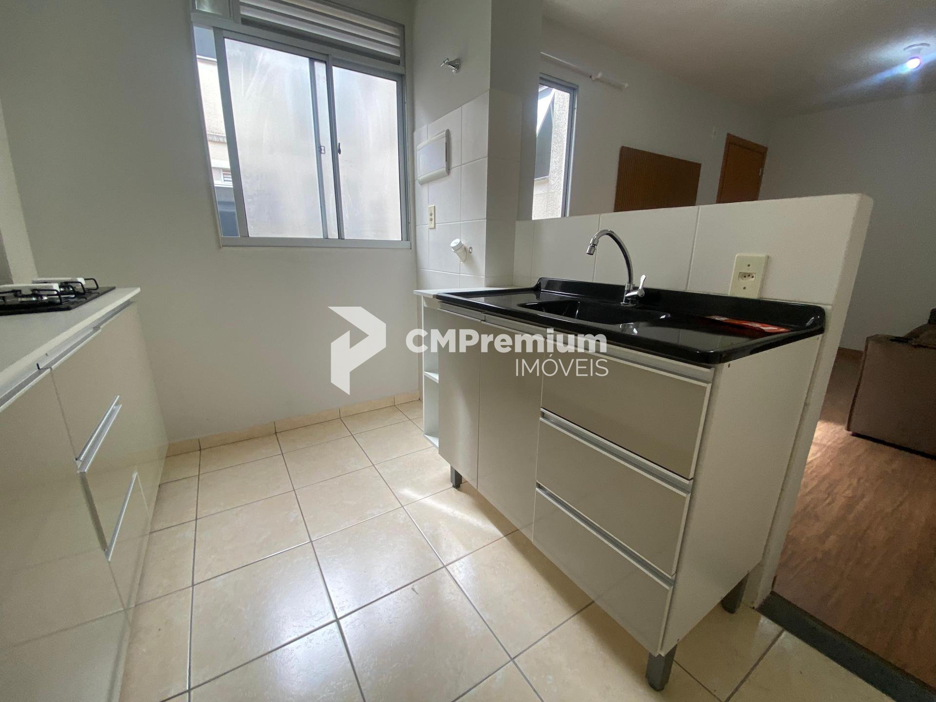 Apartamento com 2 dormitórios à venda, Pinheirinho, CURITIBA - PR
