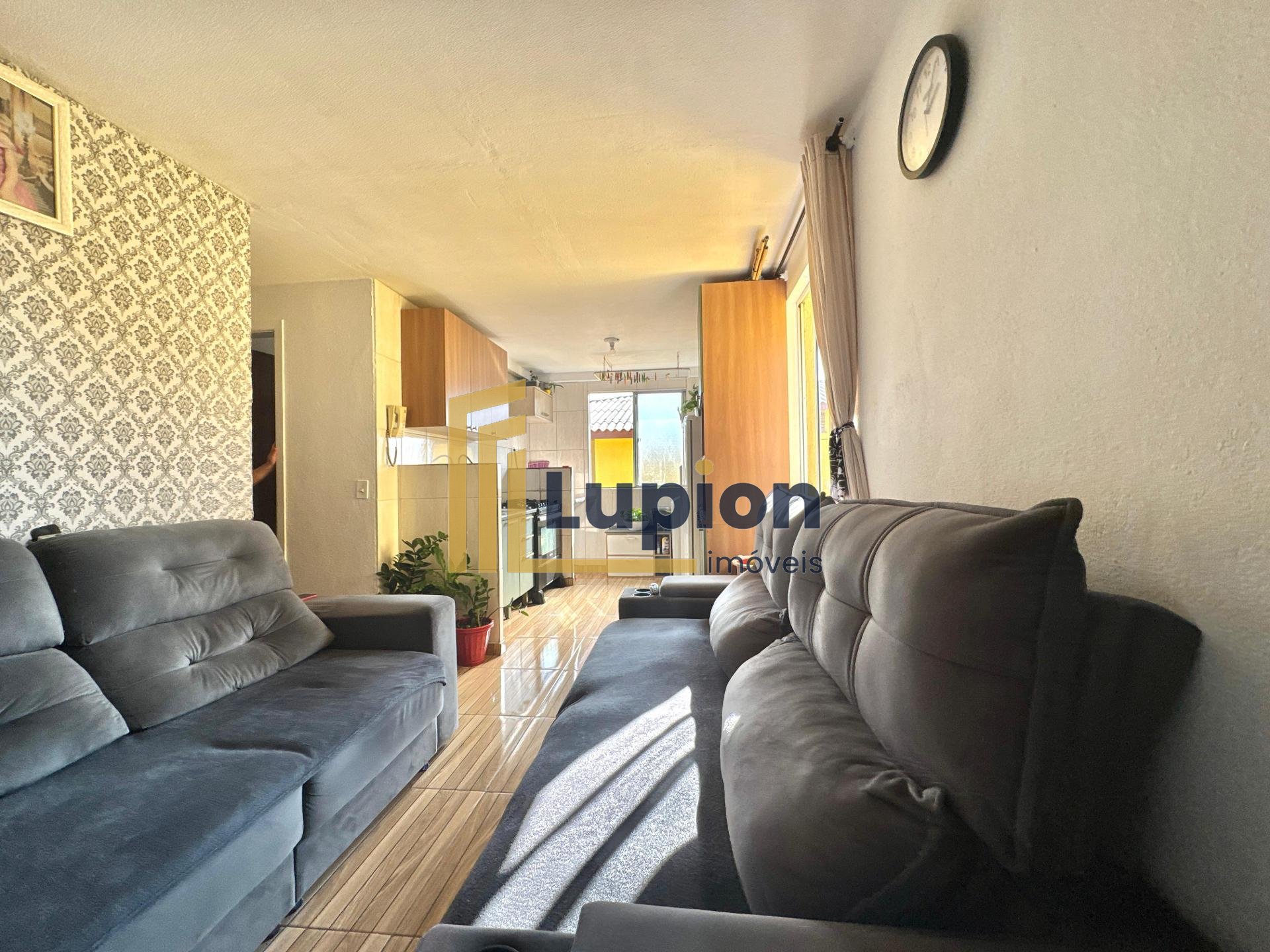 Apartamento à venda, sítio cercado, 2 dormitórios, 4° andar CU...