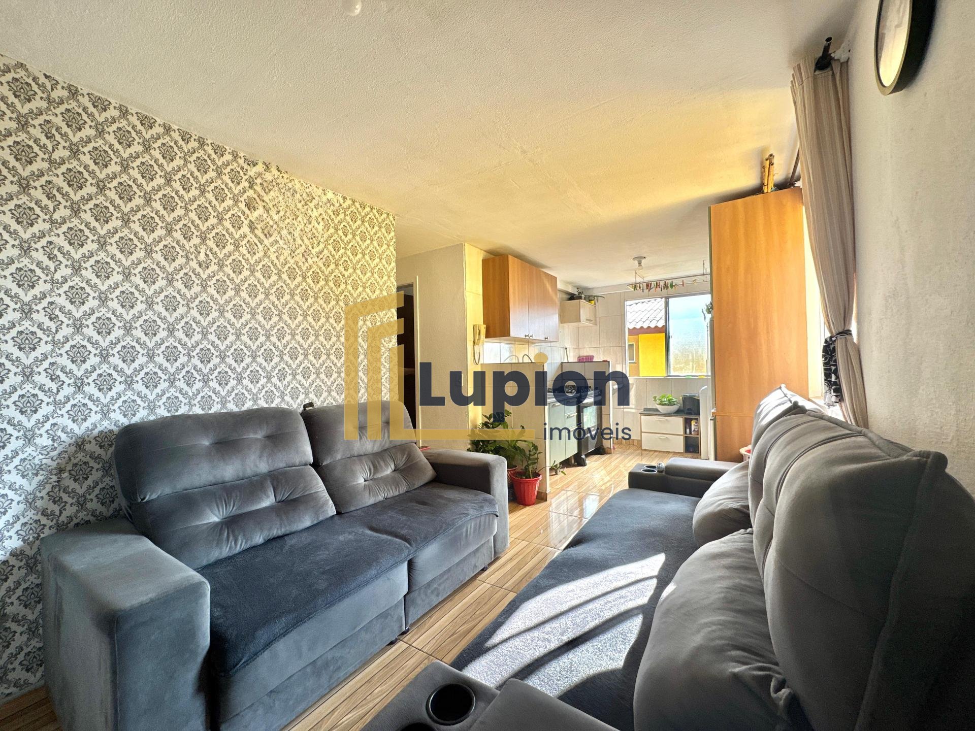 Apartamento à venda, sítio cercado, 2 dormitórios, 4° andar CU...