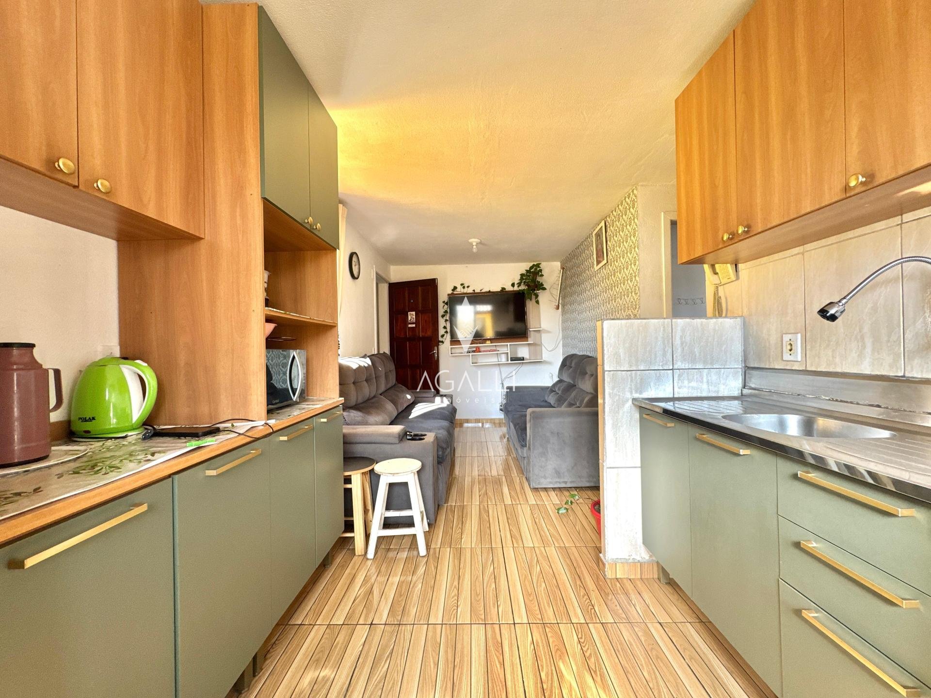 Apartamento à venda, sítio cercado, 2 dormitórios, 4° andar CU...