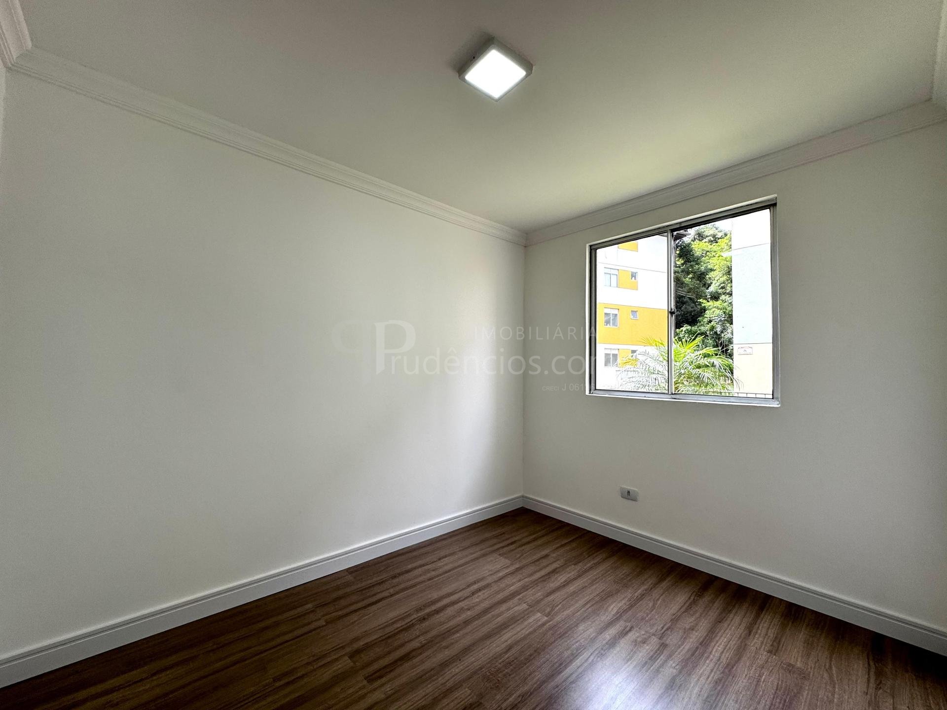 Apartamento á venda Campo De Santana, Curitiba | Terréo