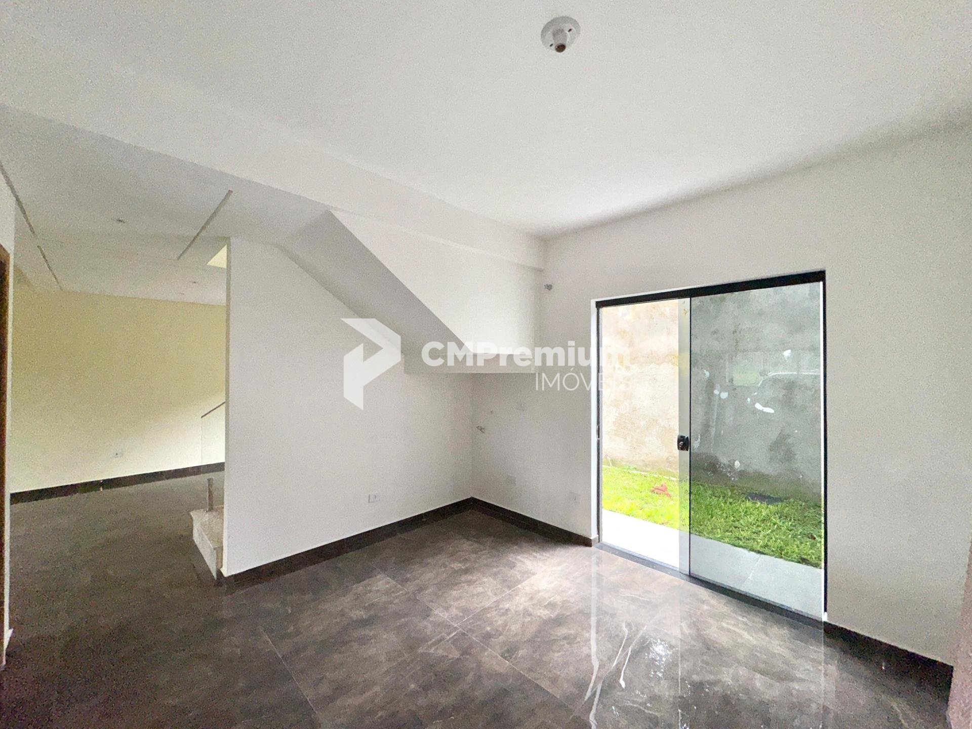 Sobrado em condomínio à venda, bairro Pinheirinho, CURITIBA - PR
