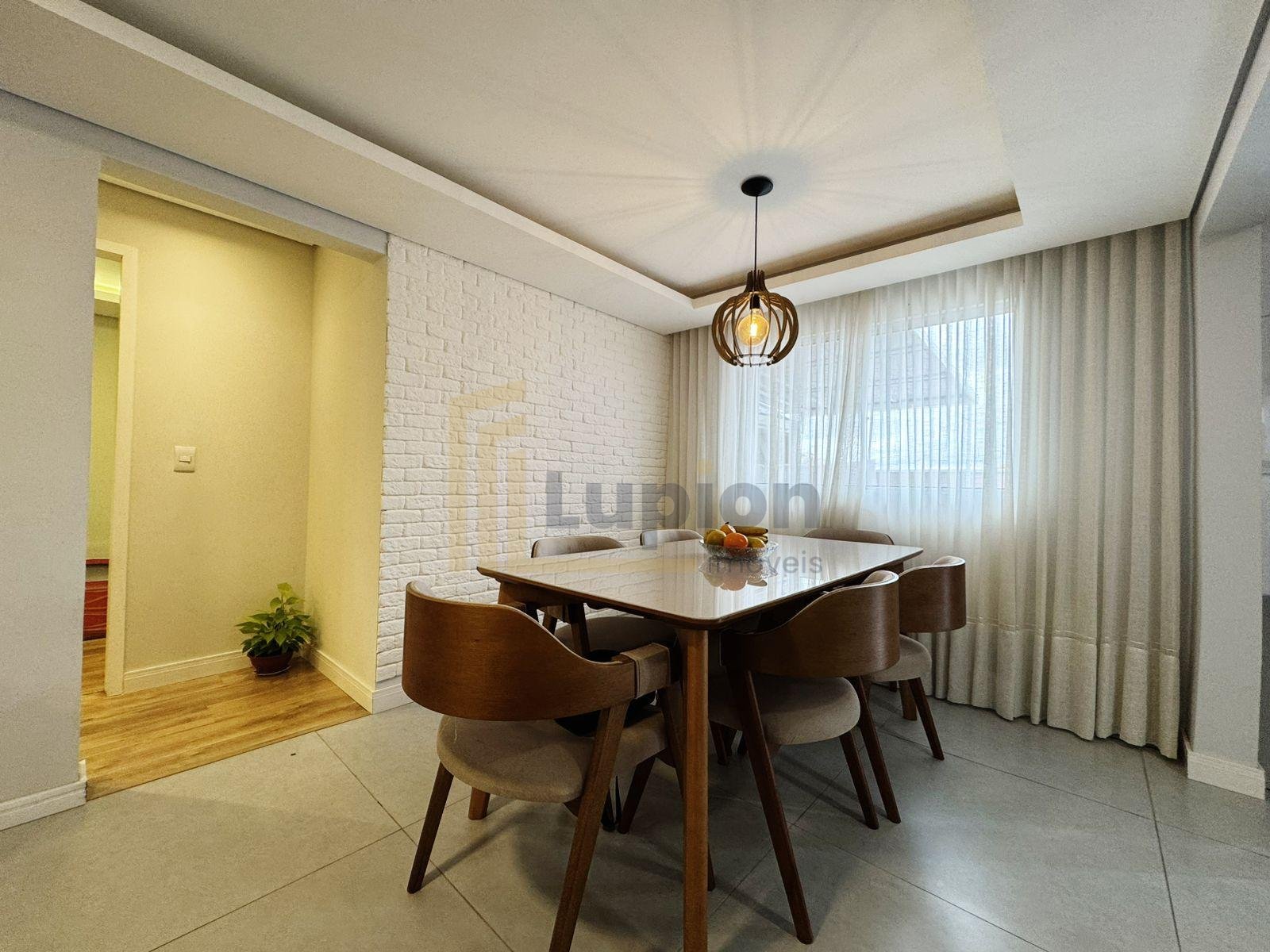 Casa Averbada , localizada no bairro Pinheirinho, CURITIBA - PR