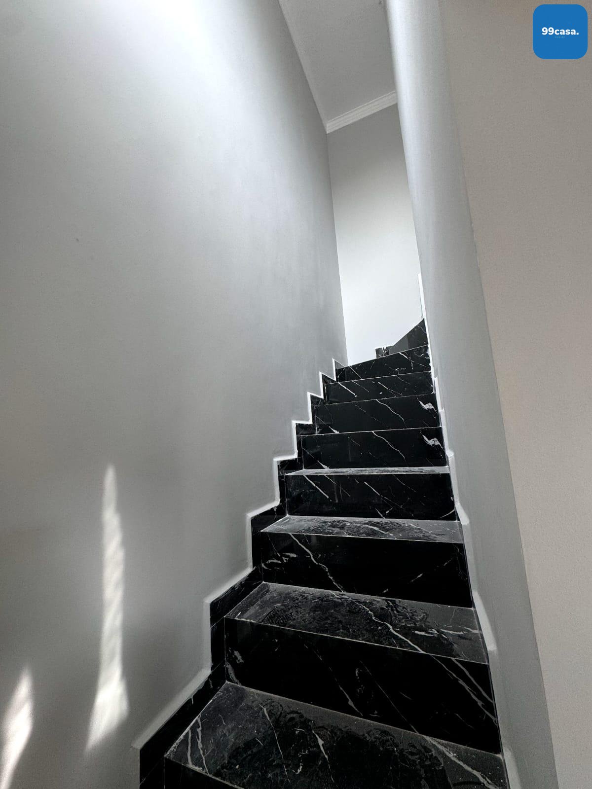 Sobrado à venda, com 3 quartos localizado no Umbará, CURITIBA ...