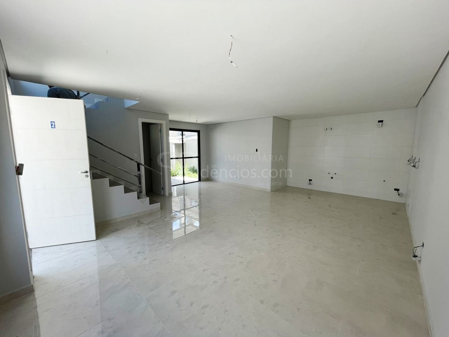 Sobrado com 3 dormitórios à venda,105.53 m , Uberaba, CURITIBA...
