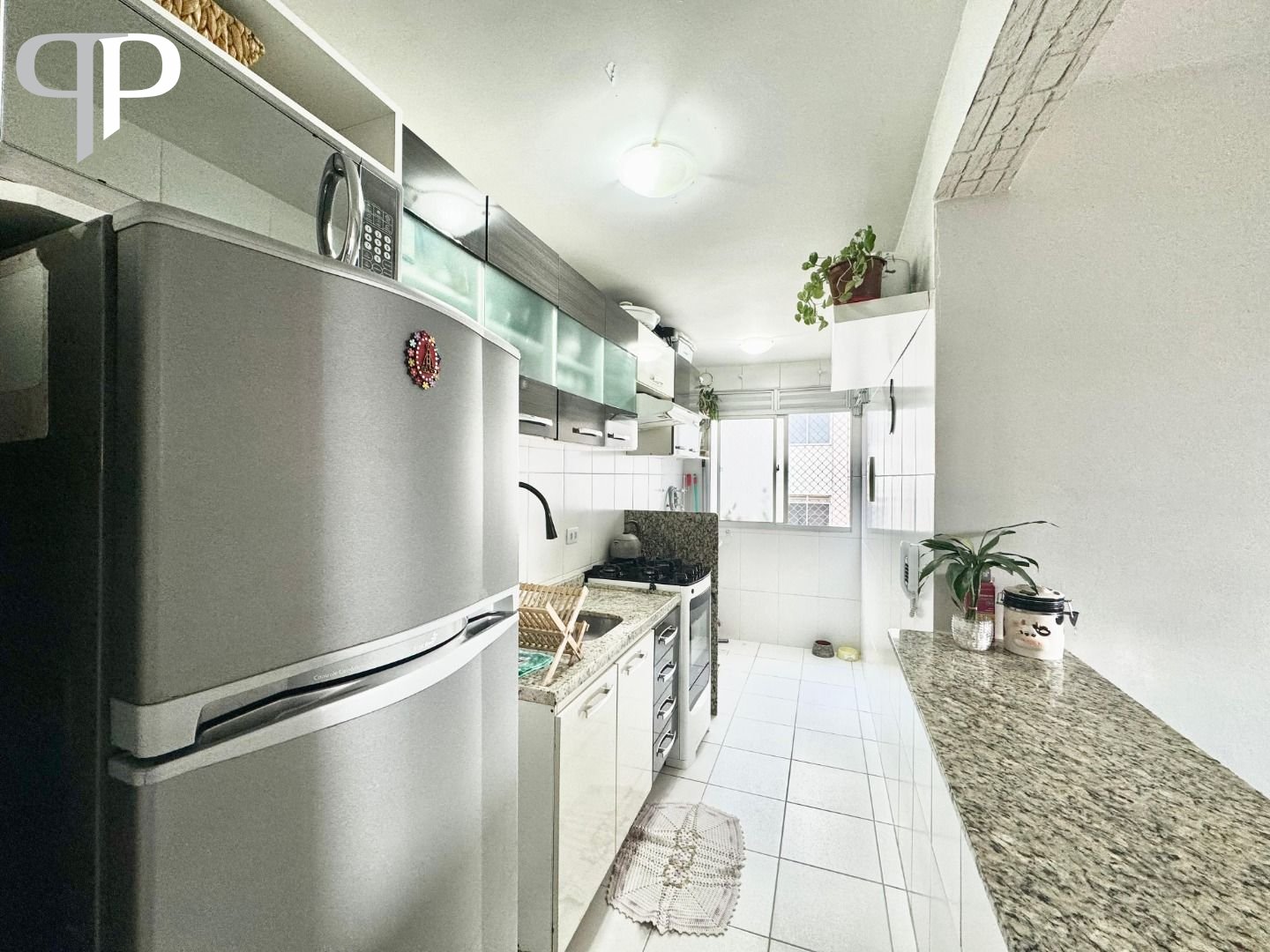 Apartamento com 2 dormitórios à venda, 46 m  por R  310.000,00...