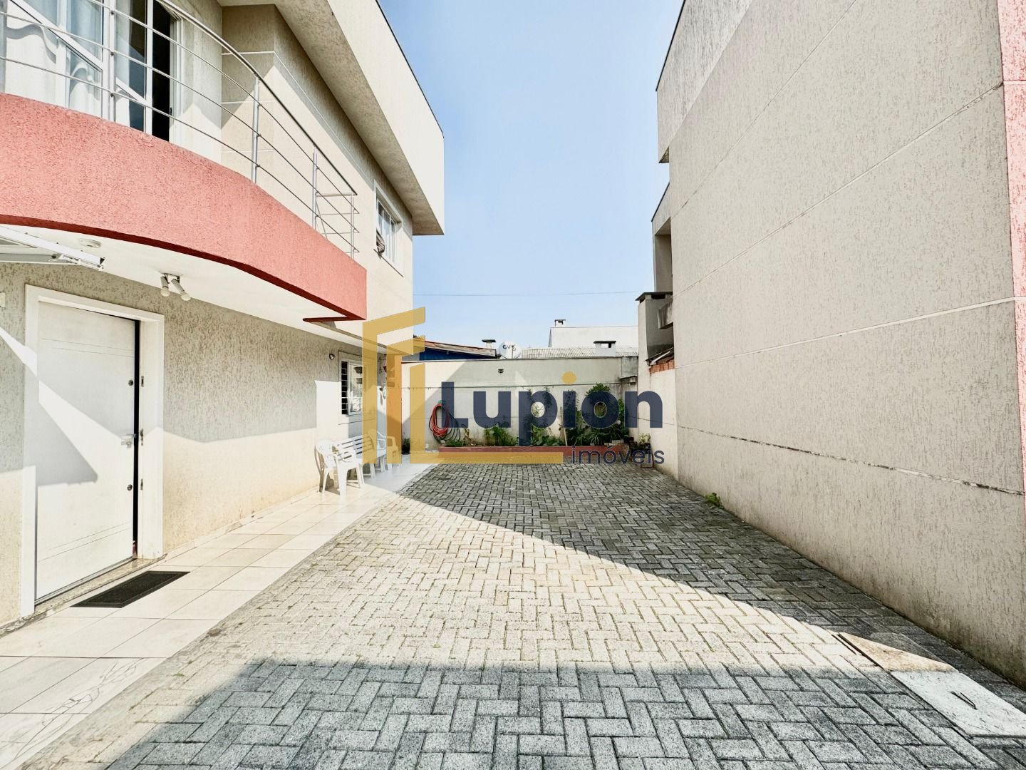 Sobrado aceita troca por apartamento