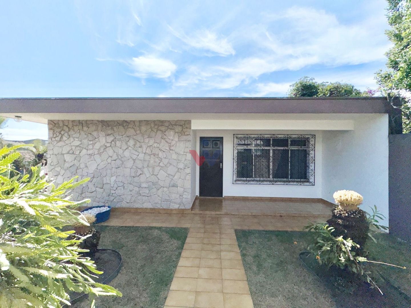 Casa ao lado da Av Winston Churchill | Zoneamento Eixo estrutural