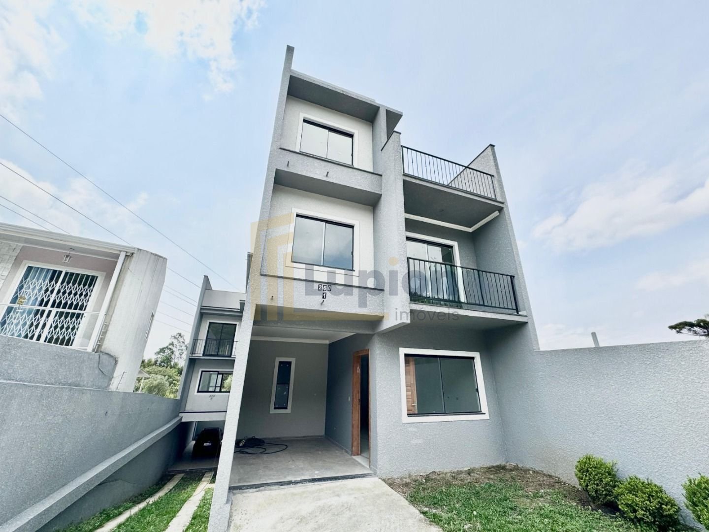 Triplex com terraço próximo a Nicolla Pellanda 