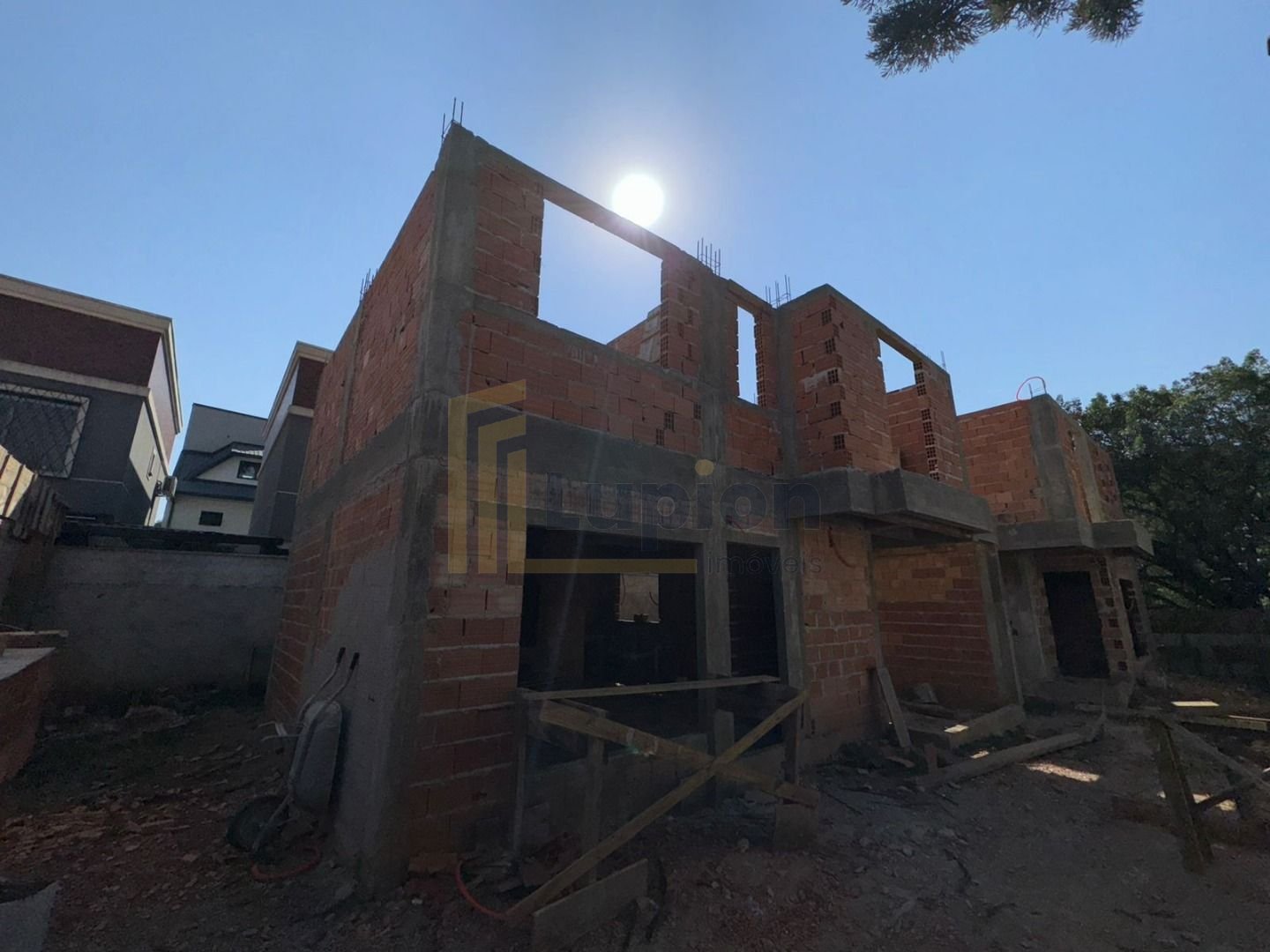 Sobrado com 3 dormitórios à venda, 127 m  - XAXIM - Curitiba PR