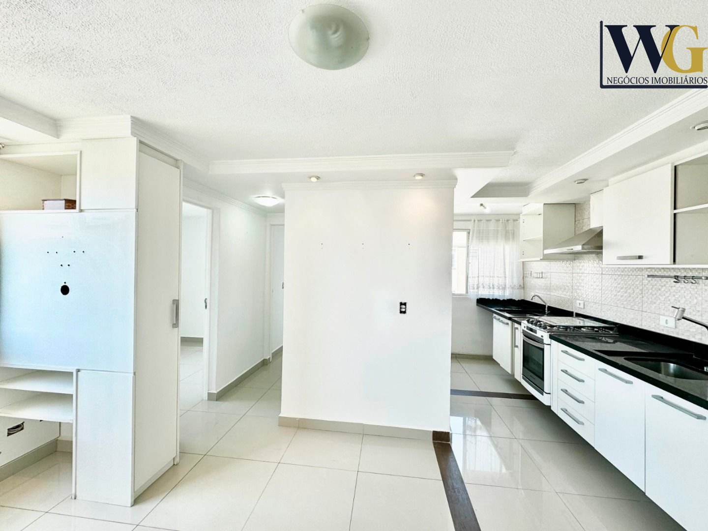 Apartamento a venda no Sítio Cercado | 2 dormitórios | Cozinha...