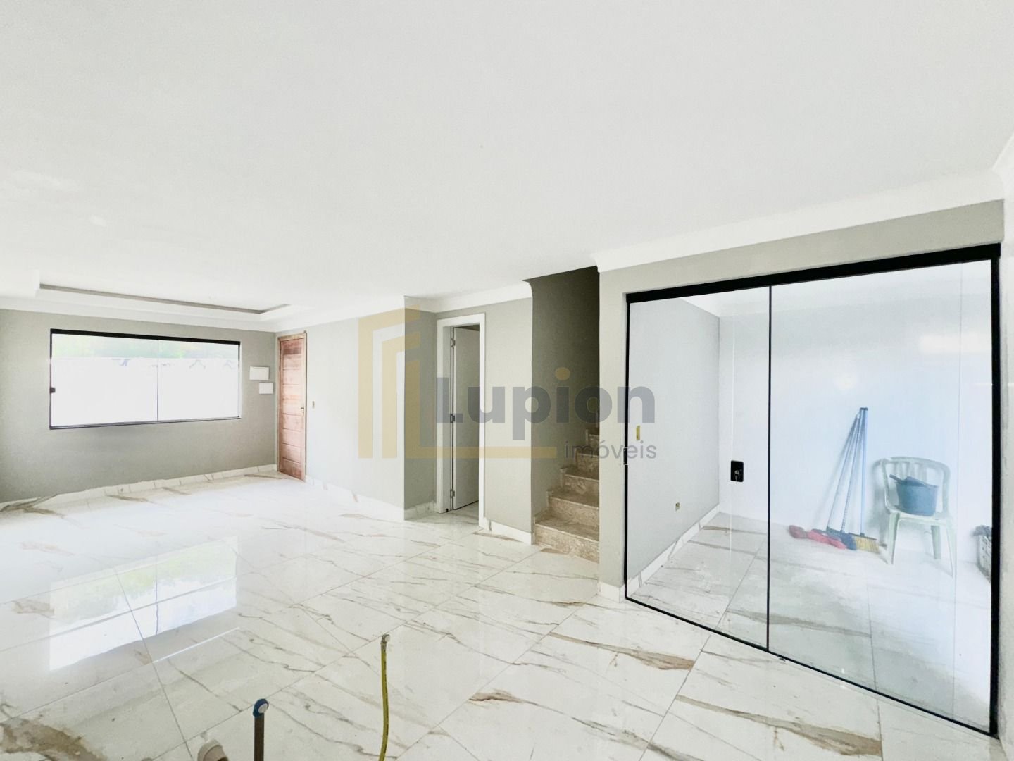 Triplex com terraço próximo a Nicolla Pellanda 