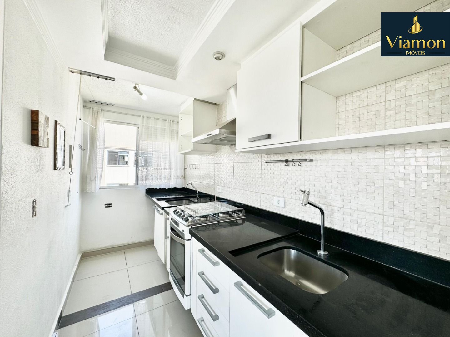 Apartamento a venda no Sítio Cercado | 2 dormitórios | Cozinha...