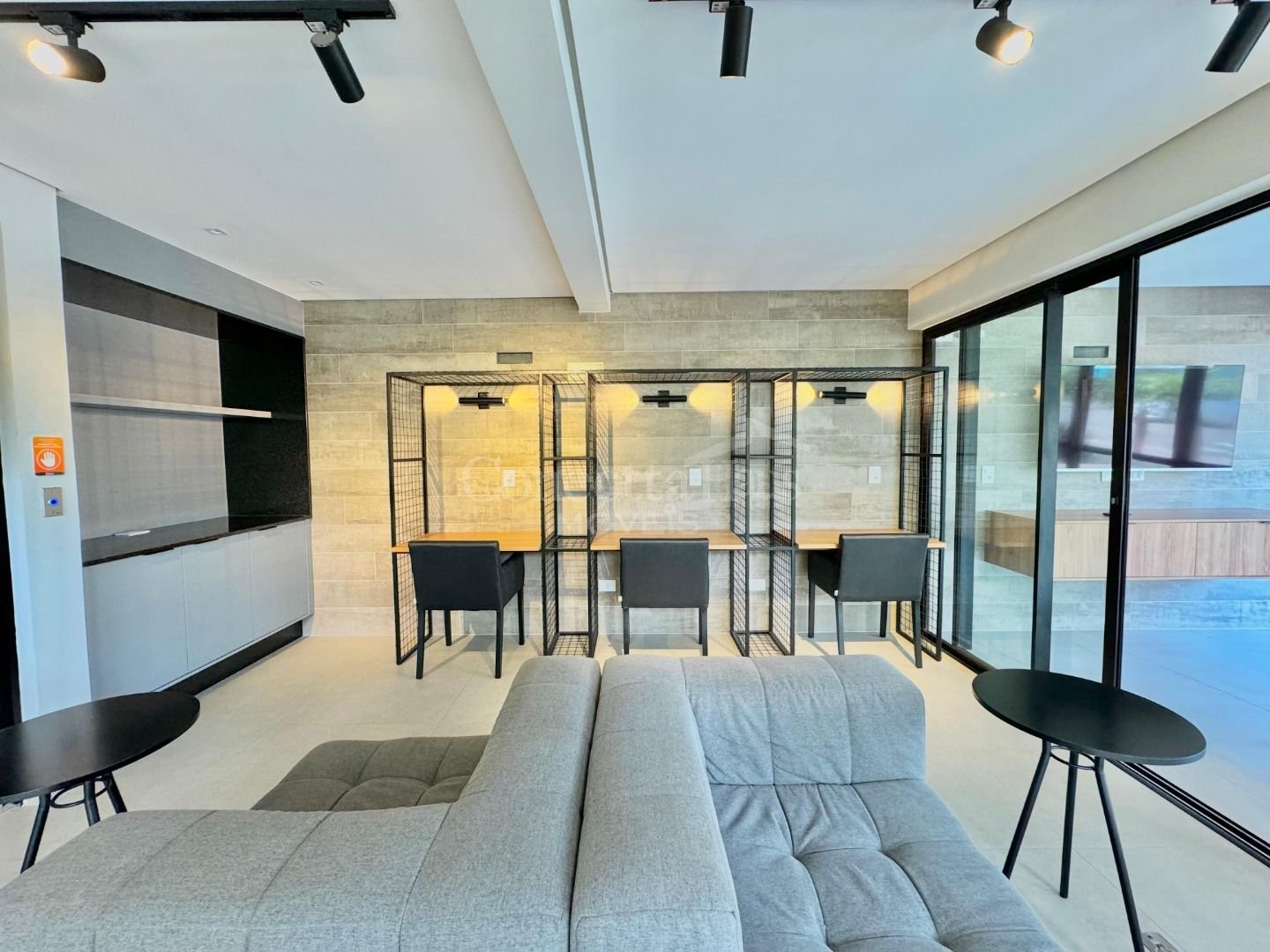 Apartamento com 1 dormitório à venda,33.00 m , Mercês, CURITIB...