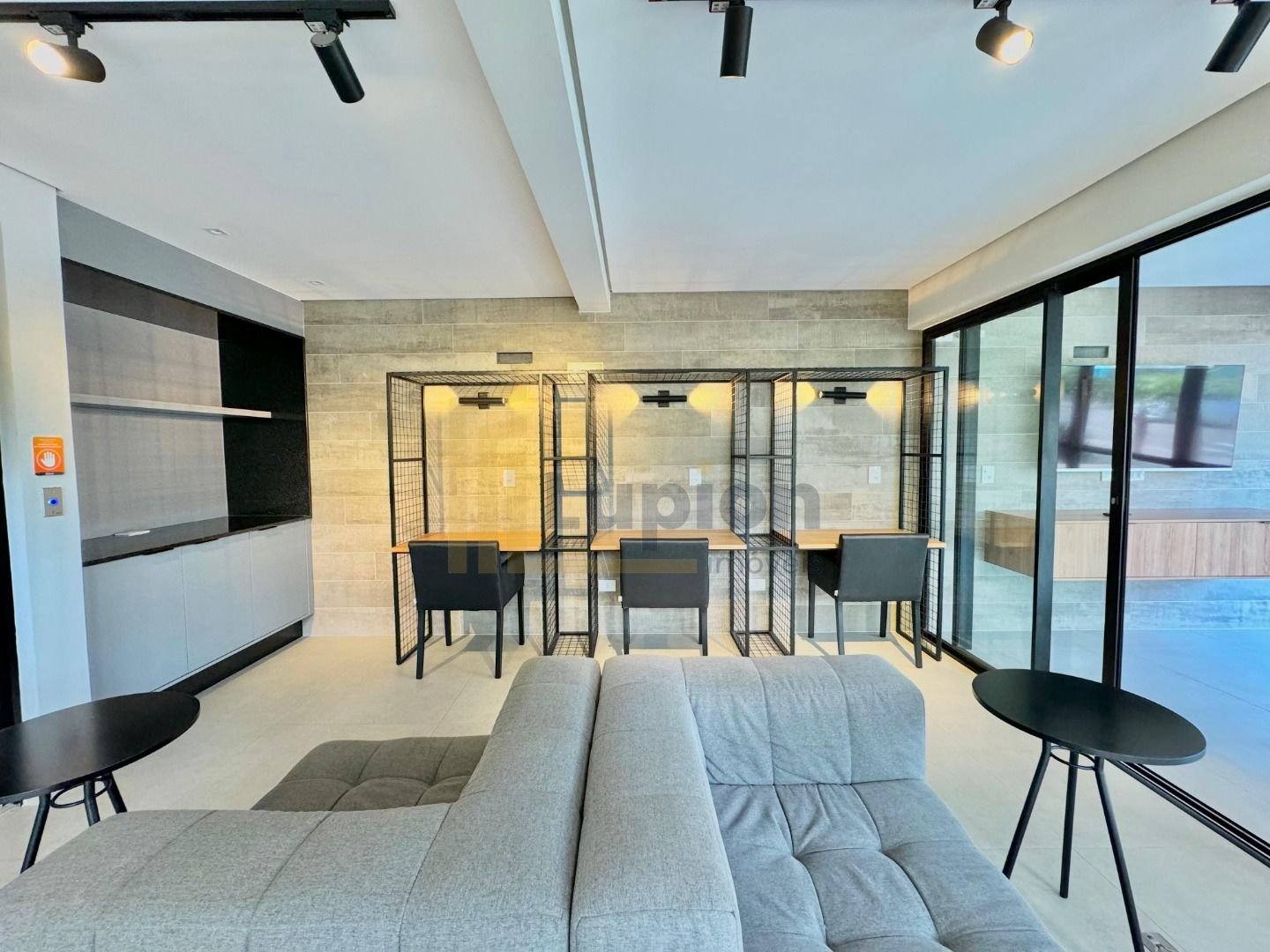 Apartamento com 1 dormitório à venda,33.00 m , Mercês, CURITIB...