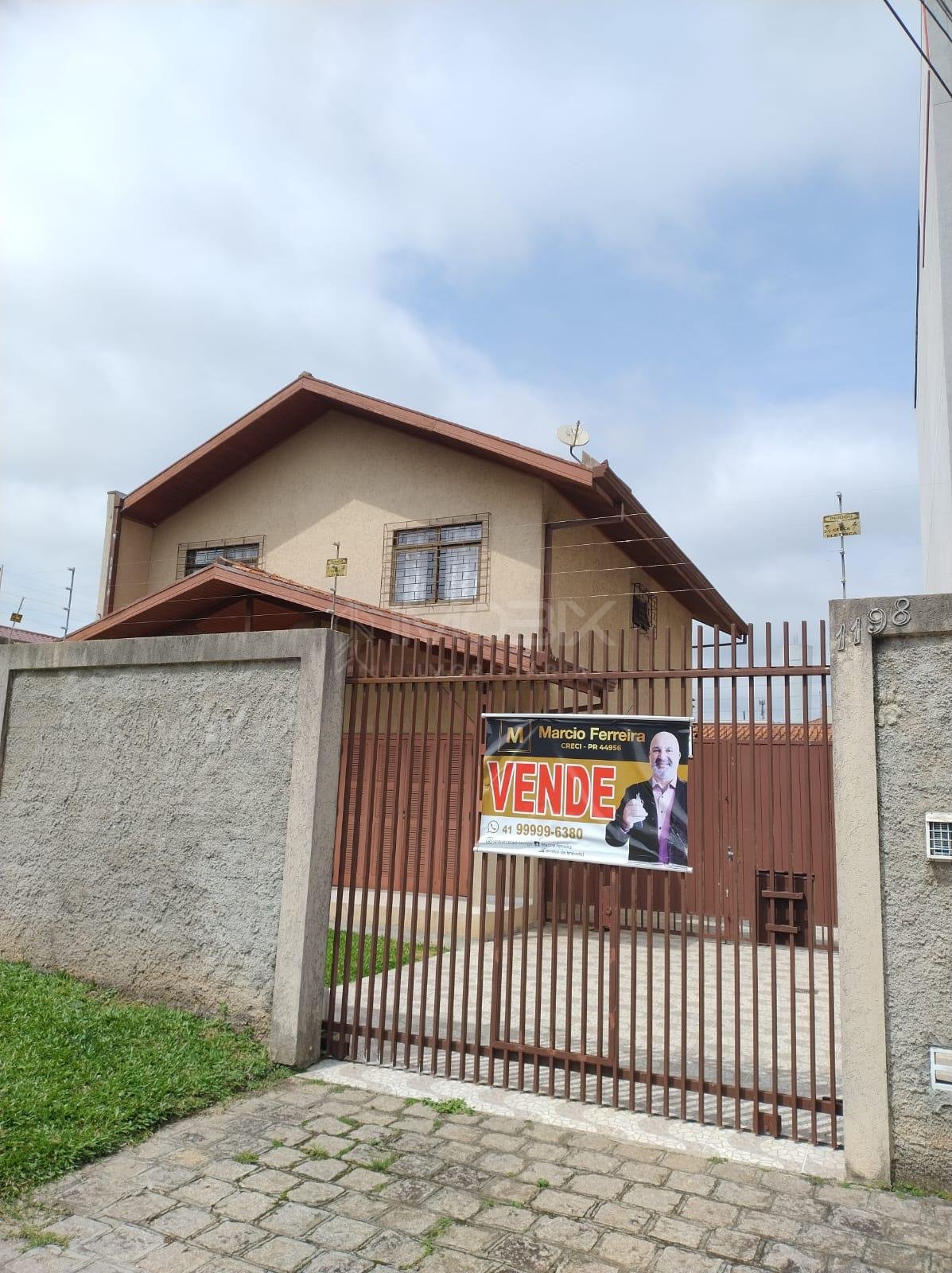 Sobrado à venda bairro Uberaba - Ctba - PR, oportunidade única...