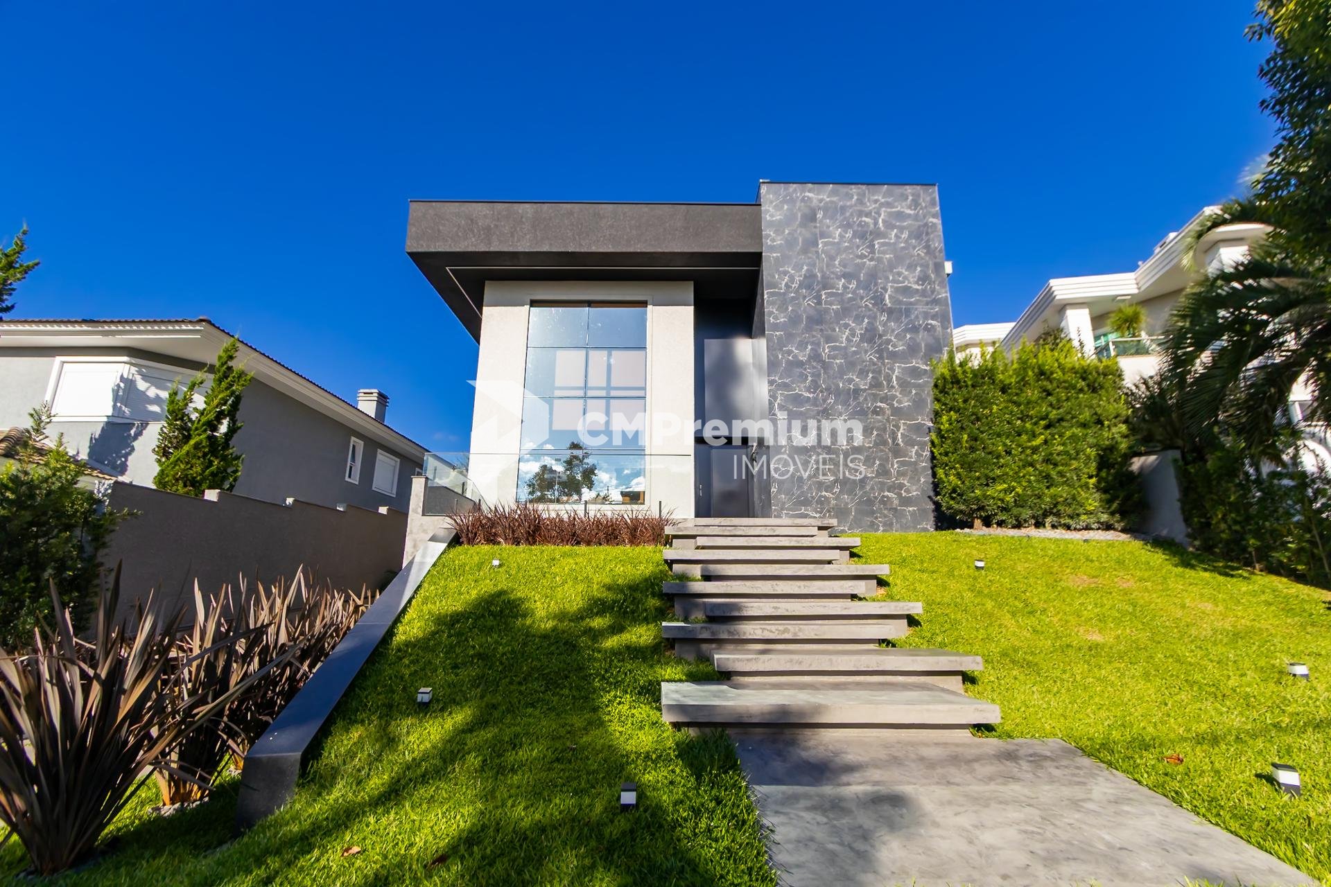 Casa 4 Quartos e 6 banheiros à Venda no Alphaville Pinheiros, ...