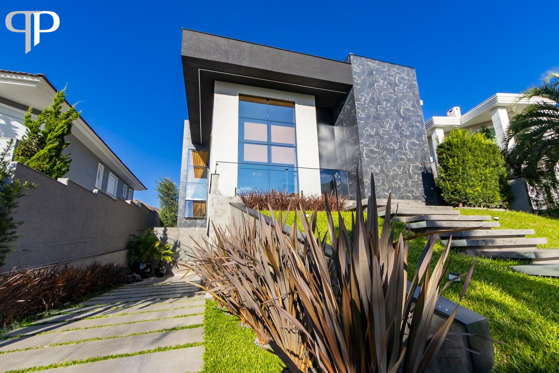 Casa 4 Quartos e 6 banheiros à Venda no Alphaville Pinheiros, ...