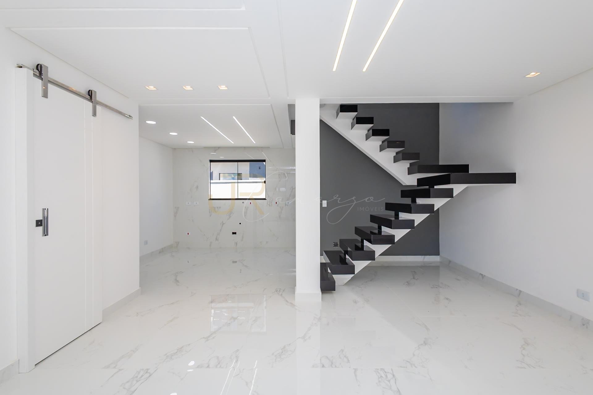 Lindo sobrado triplex, 104m  por R  680.000 - Bairro Alto - Cu...