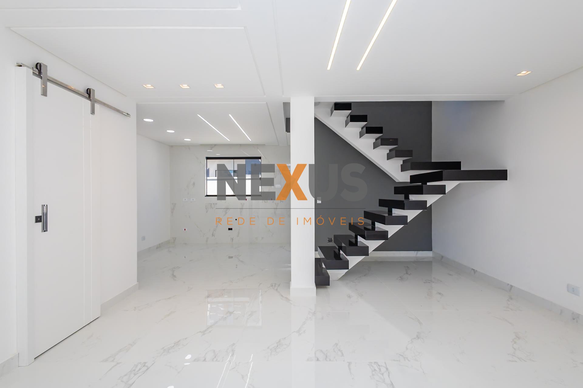 Lindo sobrado triplex, 104m  por R  680.000 - Bairro Alto - Cu...