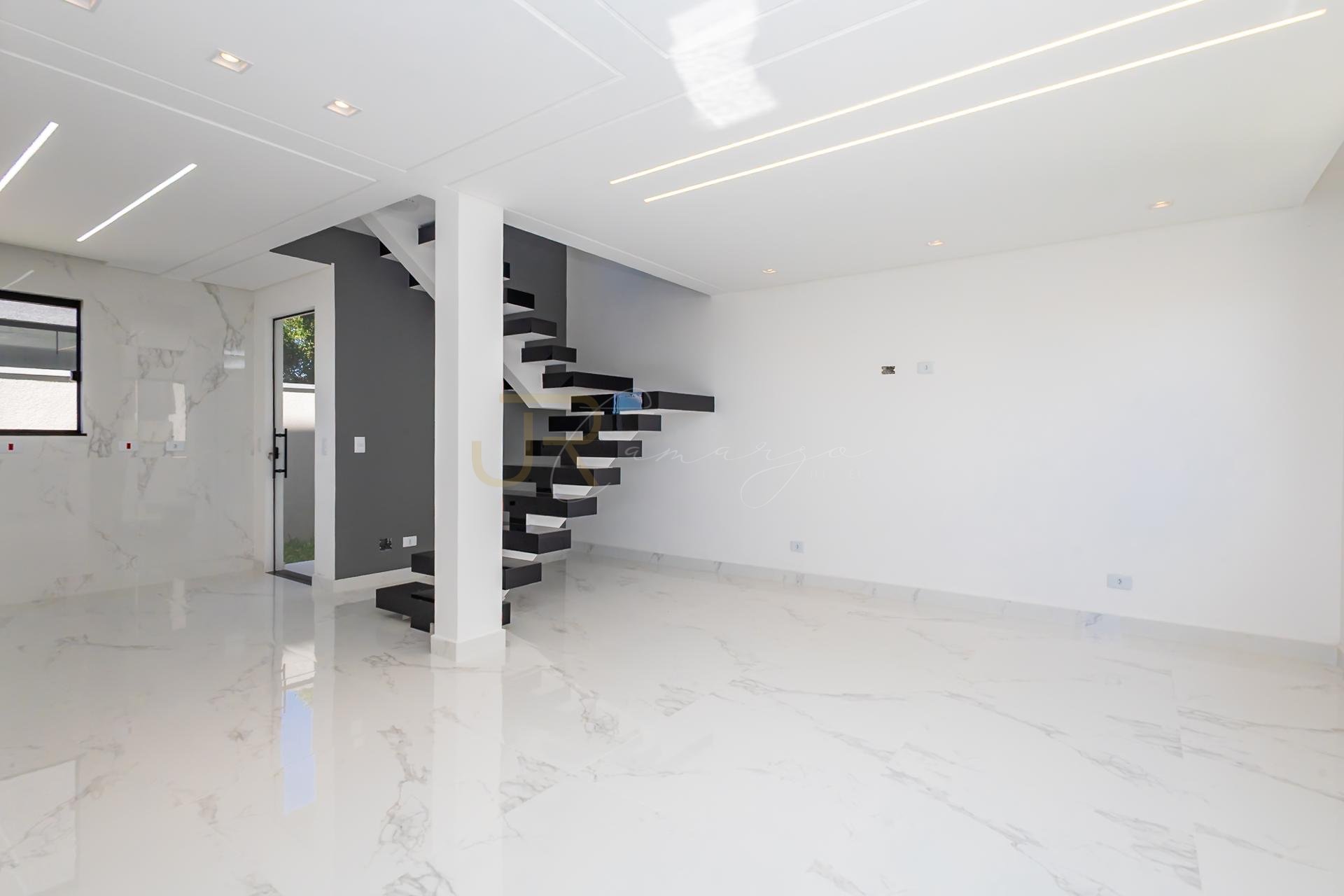 Lindo sobrado triplex, 104m  por R  680.000 - Bairro Alto - Cu...