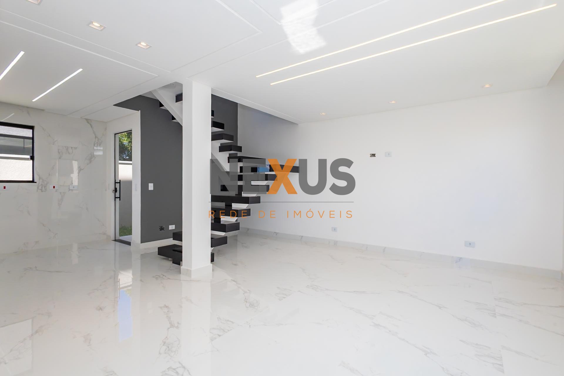 Lindo sobrado triplex, 104m  por R  680.000 - Bairro Alto - Cu...