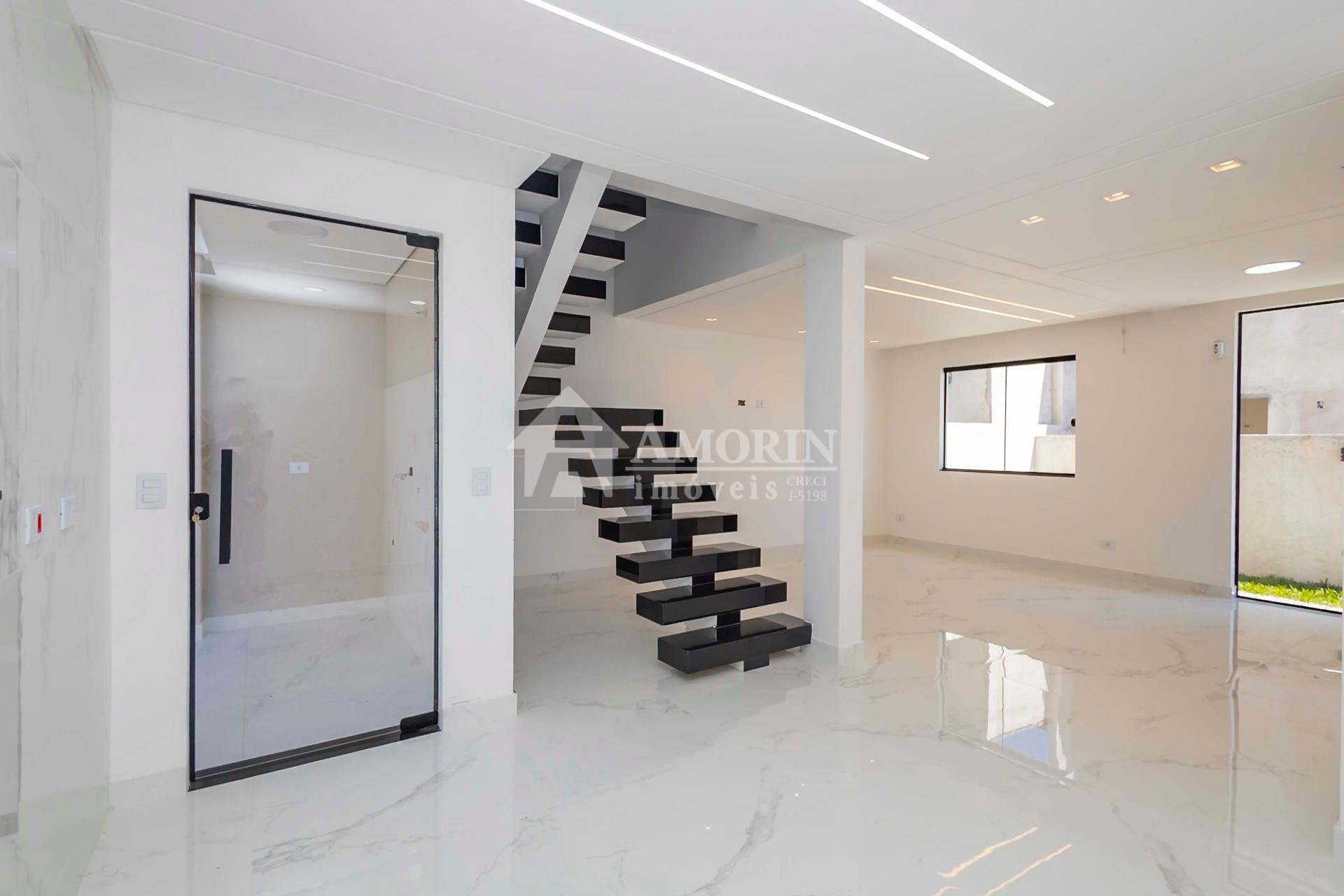 Lindo sobrado triplex, 104m  por R  680.000 - Bairro Alto - Cu...