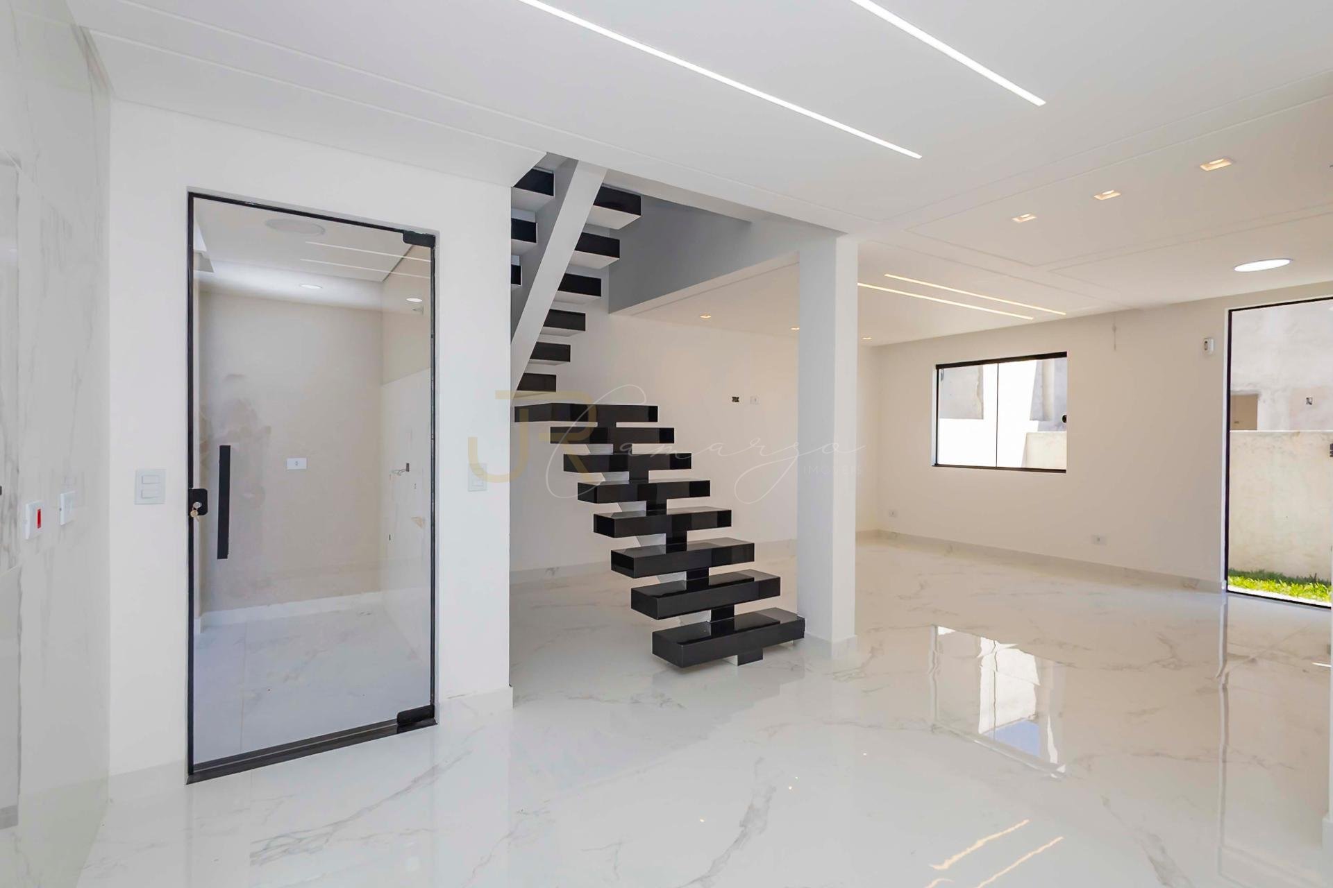 Lindo sobrado triplex, 104m  por R  680.000 - Bairro Alto - Cu...