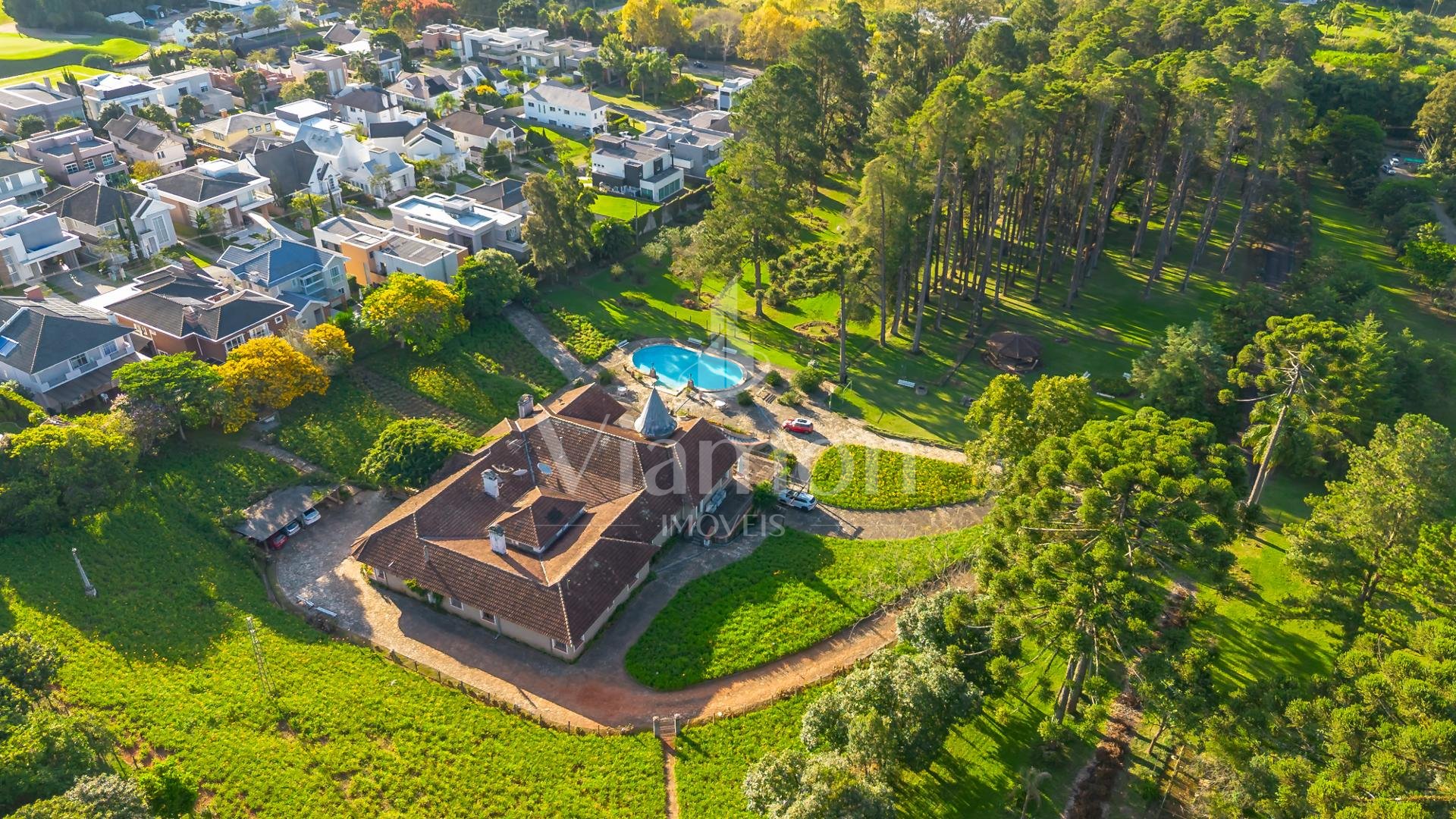 Castelo à venda no bairro Alphaville Graciosa,  PINHAIS - PR