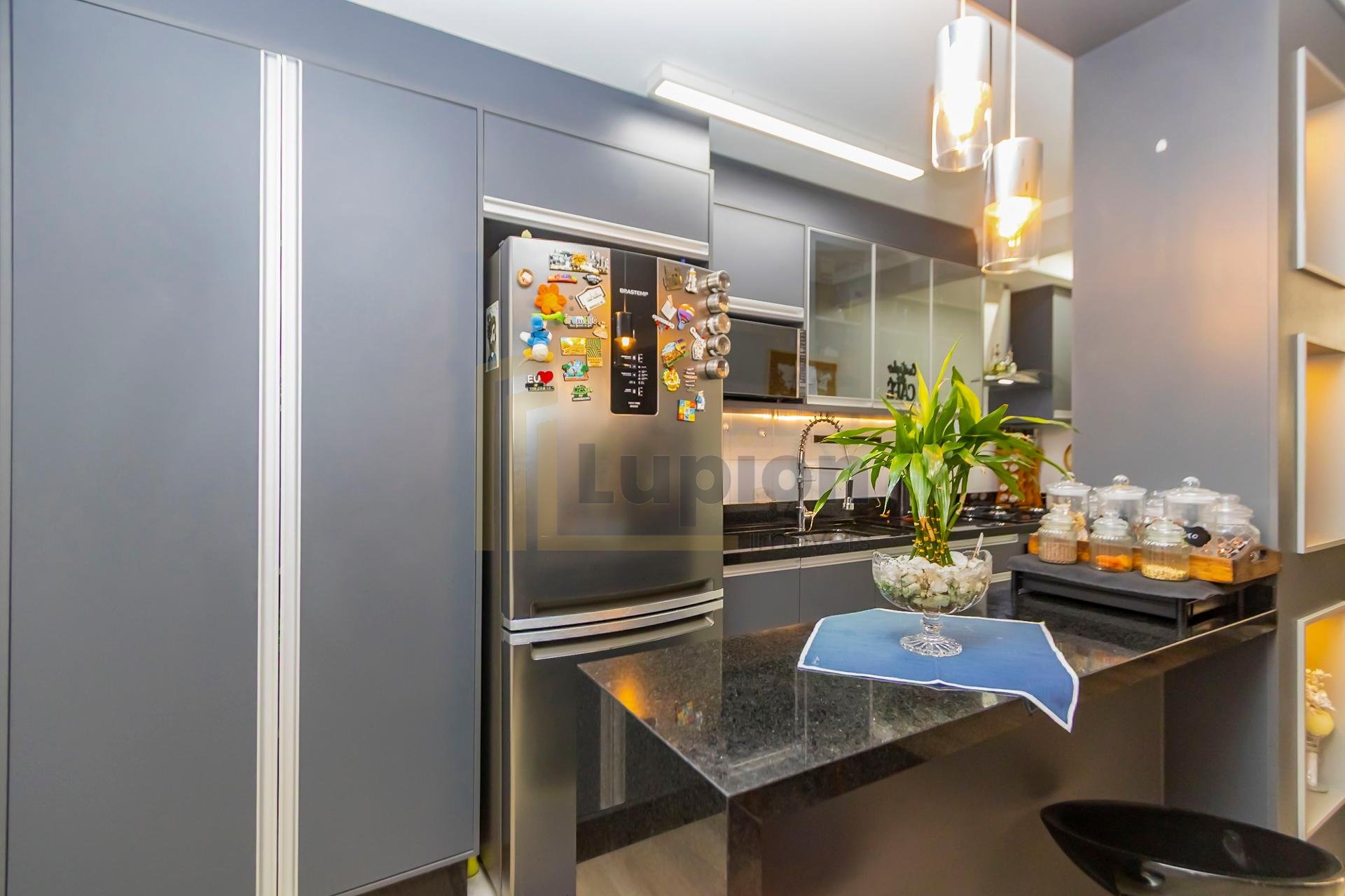 Cobertura Grand Chateau - 2 Quartos e Escritório - Emiliano Pe...