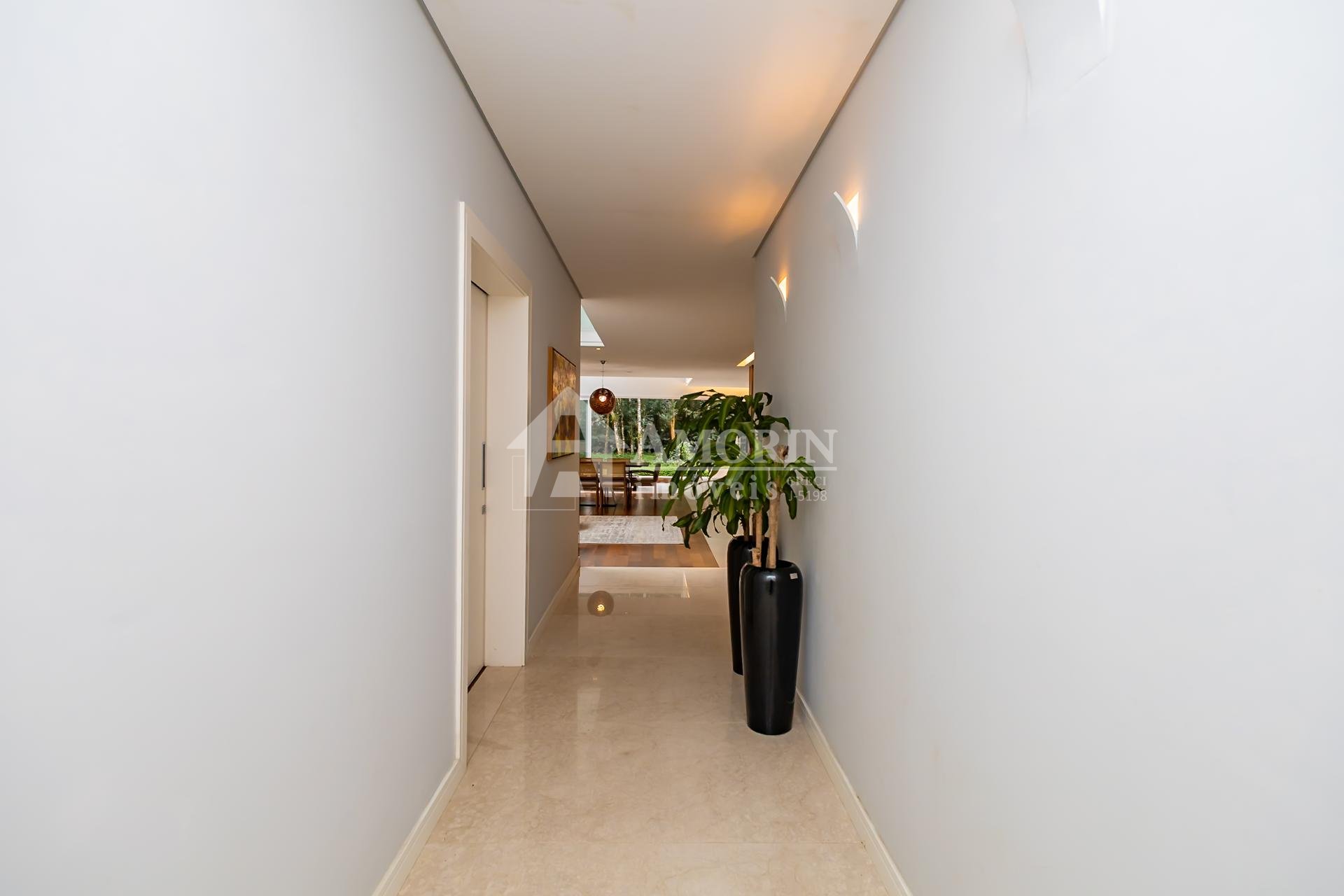 Casa à Venda, Cond. Pinewoods, 4 quartos e acesso direto ao Bo...