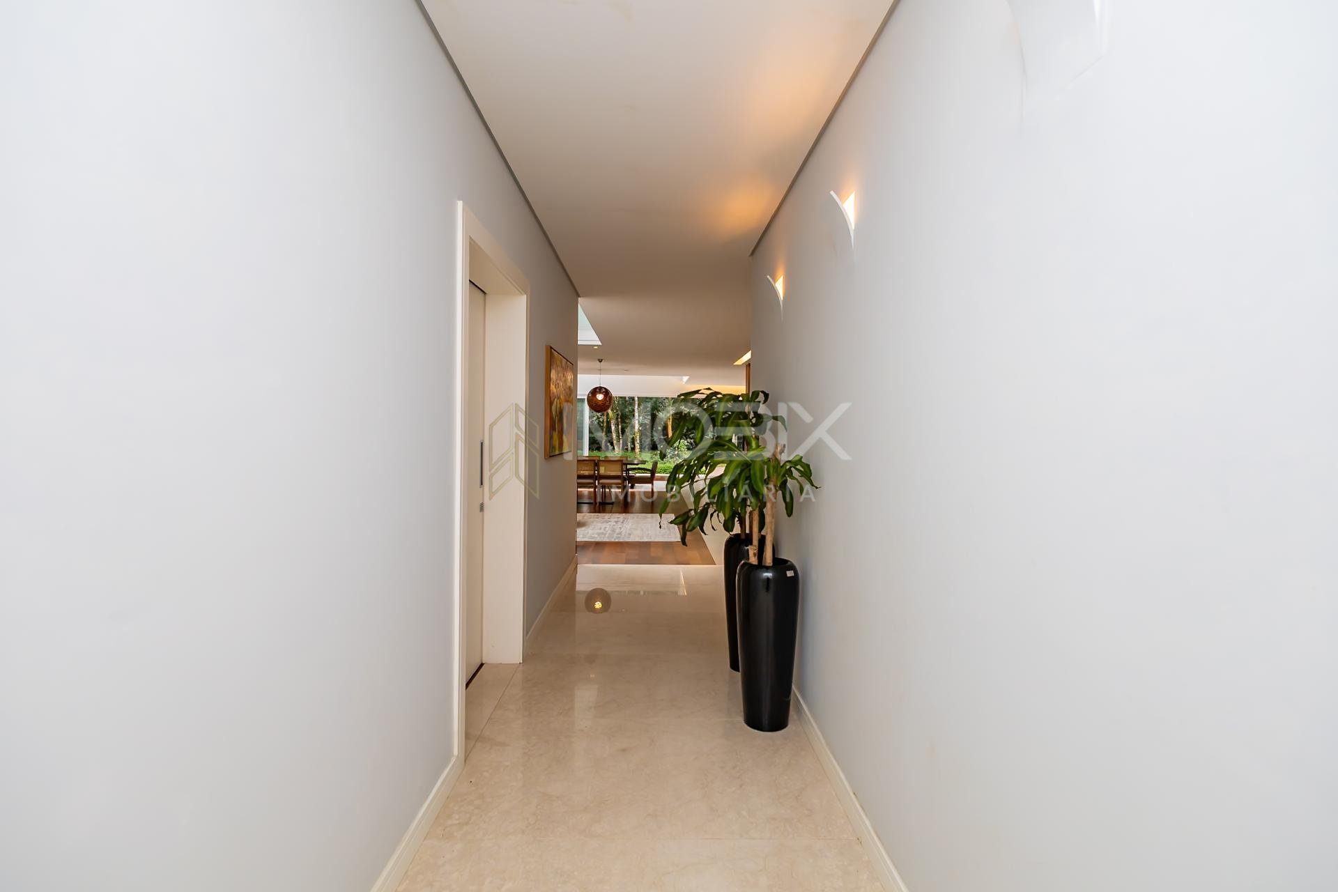 Casa à Venda, Cond. Pinewoods, 4 quartos e acesso direto ao Bo...