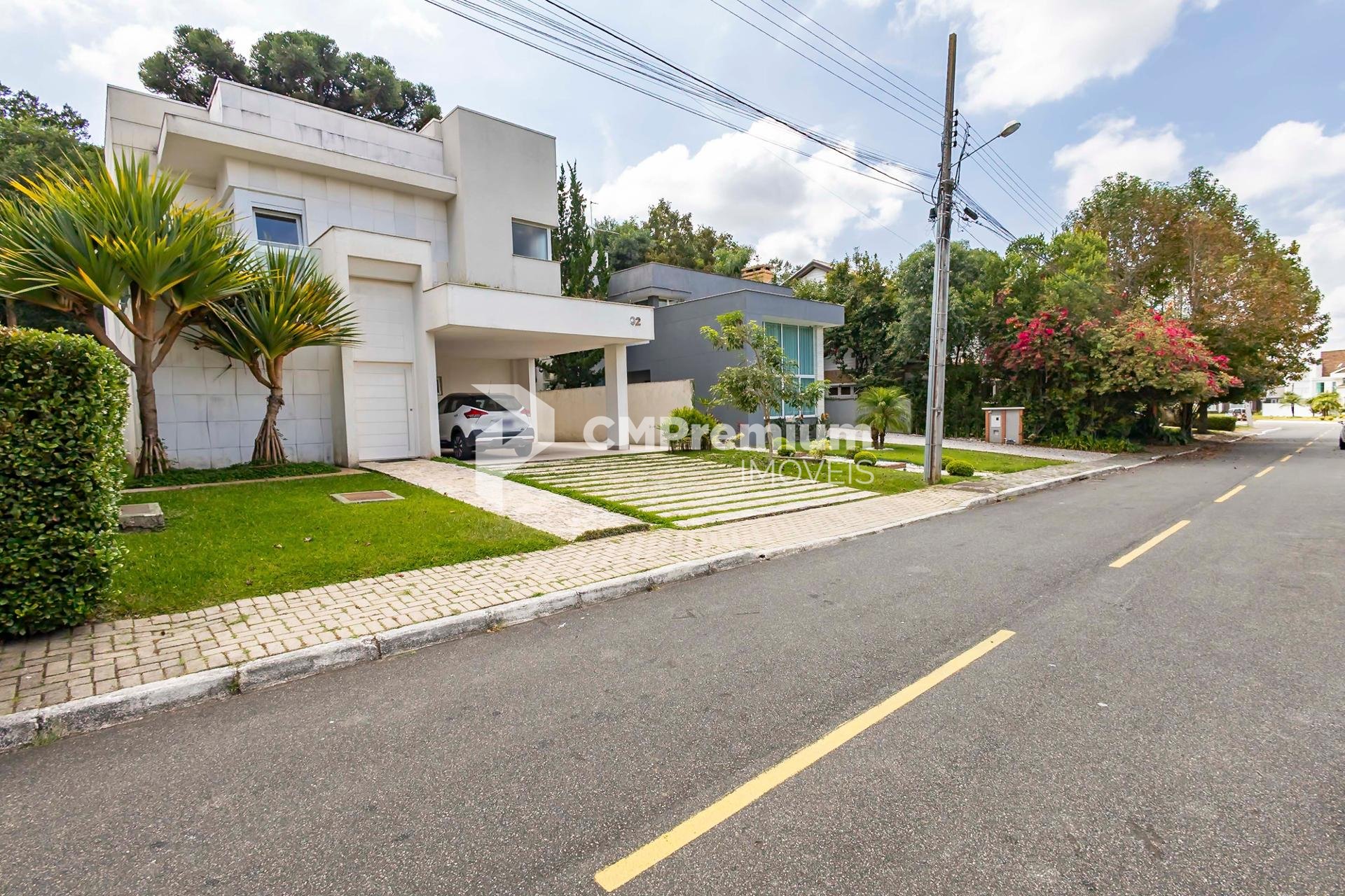 Casa à Venda, Cond. Pinewoods, 4 quartos e acesso direto ao Bo...