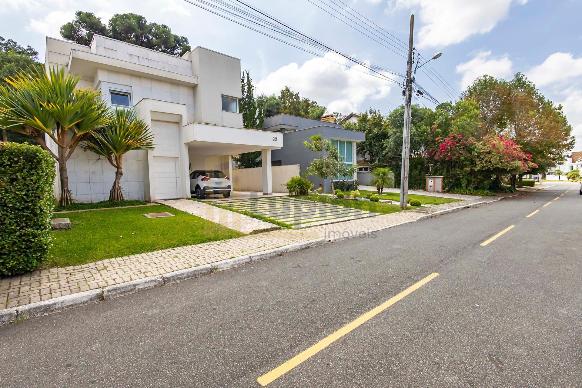 Casa à Venda, Cond. Pinewoods, 4 quartos e acesso direto ao Bo...