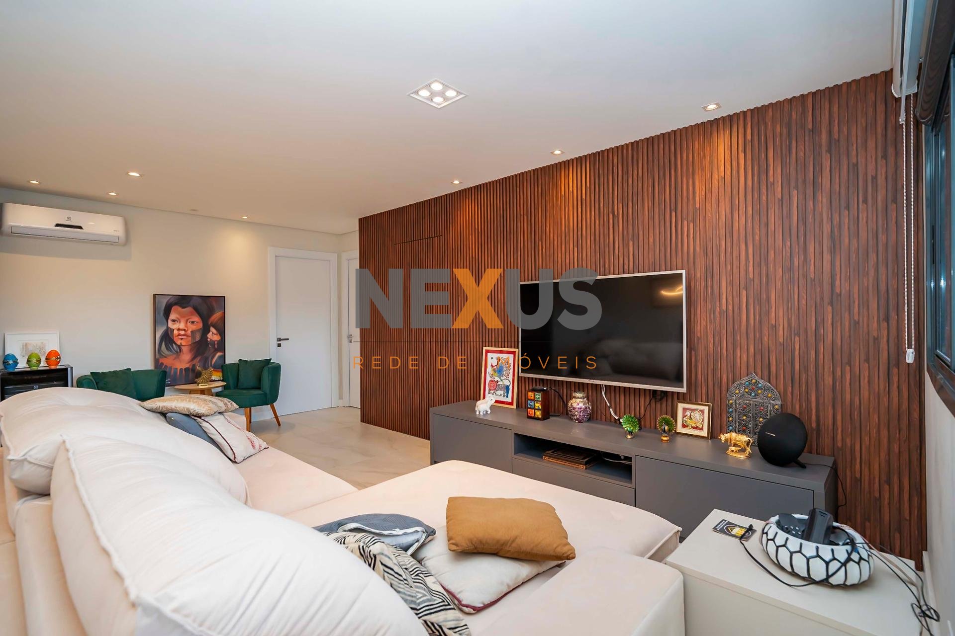 Apartamento com 3 dormitórios à venda  no bairro Ahú - CURITIB...
