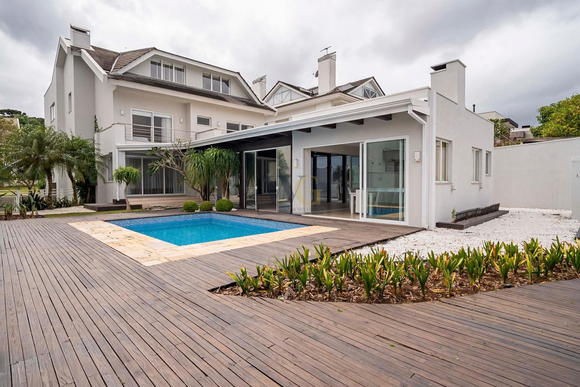 Casa à venda 4 dorm, 4 vagas e piscina no Alphaville Graciosa,...